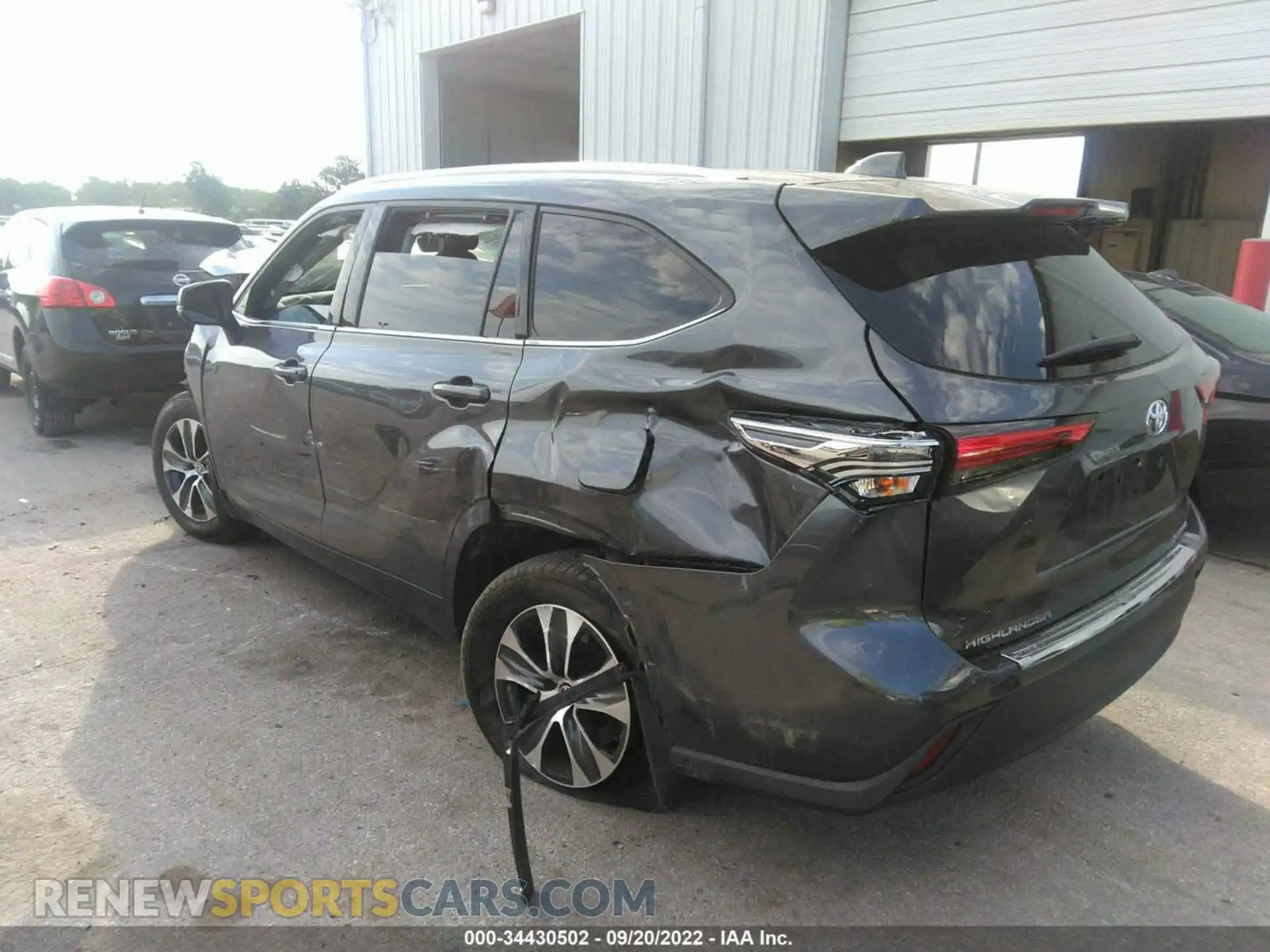 3 Photograph of a damaged car 5TDGZRBH9LS040784 TOYOTA HIGHLANDER 2020
