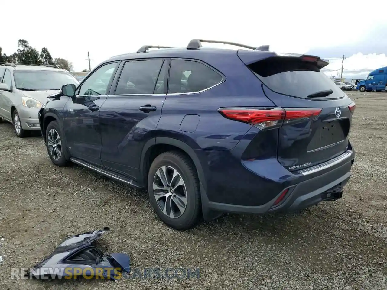 2 Photograph of a damaged car 5TDHBRCH6LS505075 TOYOTA HIGHLANDER 2020
