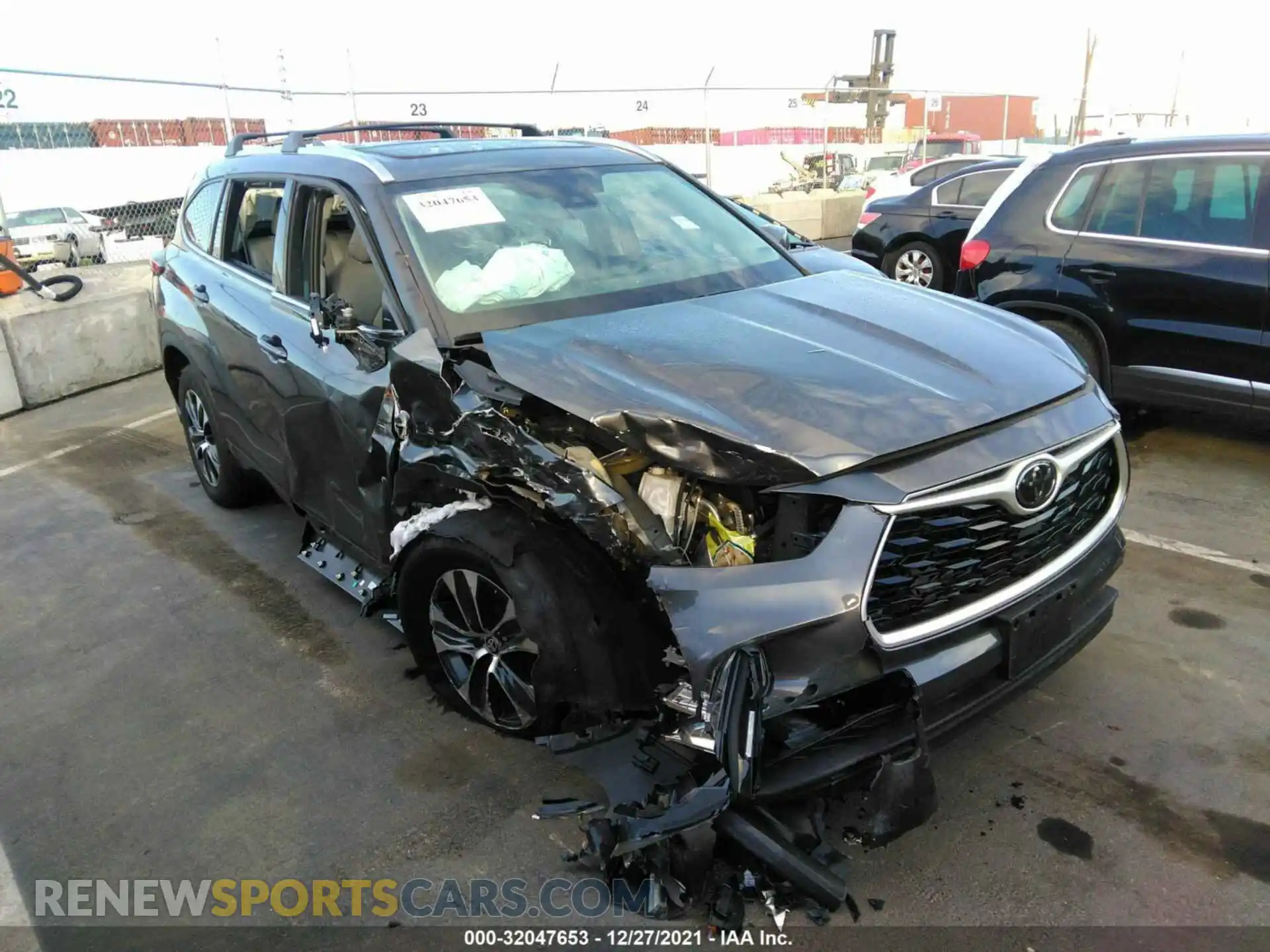 1 Photograph of a damaged car 5TDHZRAH6LS022104 TOYOTA HIGHLANDER 2020
