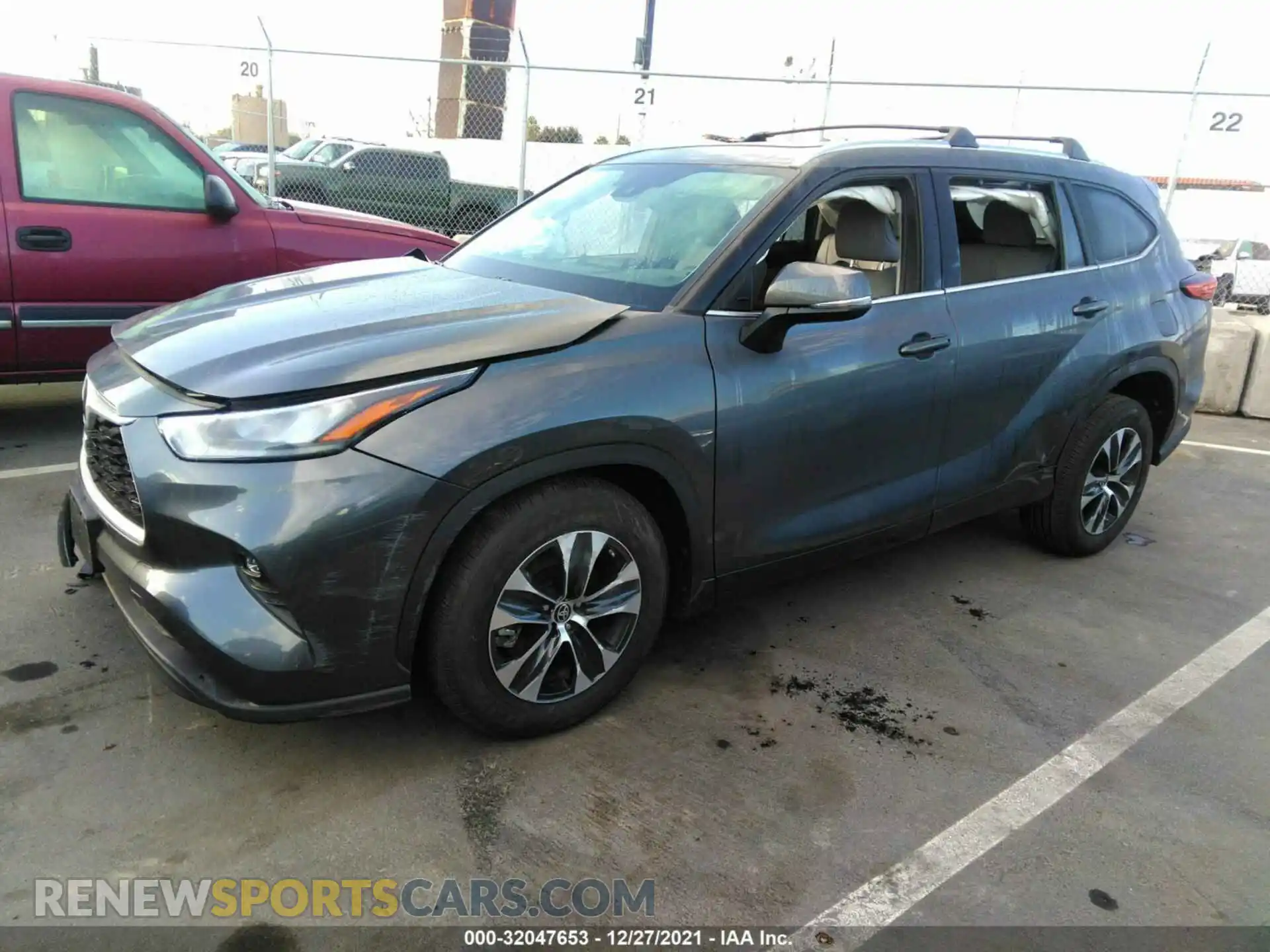 2 Photograph of a damaged car 5TDHZRAH6LS022104 TOYOTA HIGHLANDER 2020