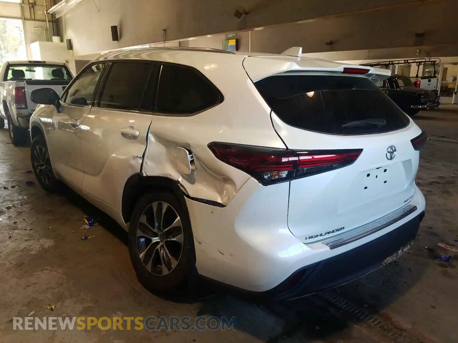 3 Photograph of a damaged car 5TDHZRBH8LS522389 TOYOTA HIGHLANDER 2020