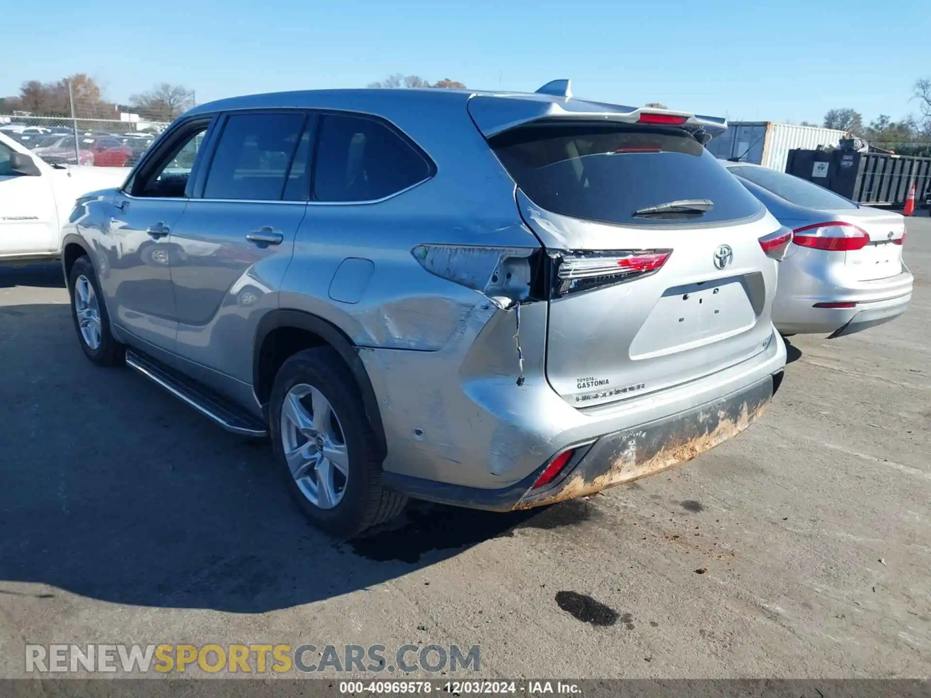 3 Photograph of a damaged car 5TDZZRAHXLS015158 TOYOTA HIGHLANDER 2020