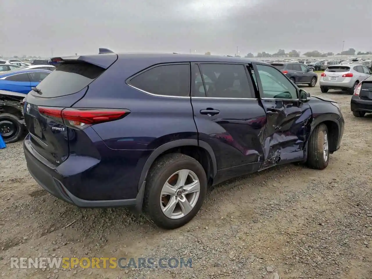 3 Photograph of a damaged car 5TDBBRCH0MS043670 TOYOTA HIGHLANDER 2021