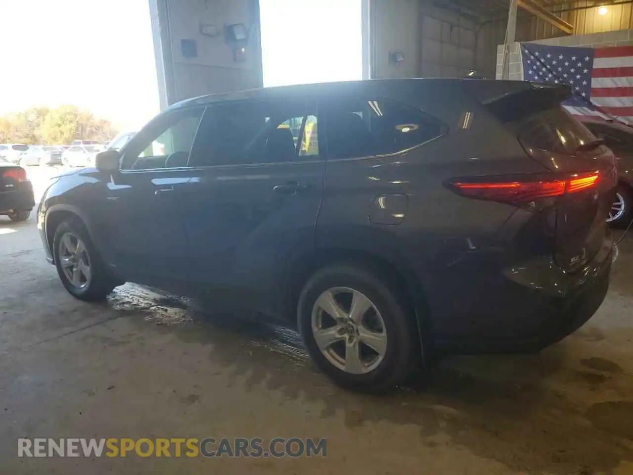 2 Photograph of a damaged car 5TDBBRCH3MS535867 TOYOTA HIGHLANDER 2021