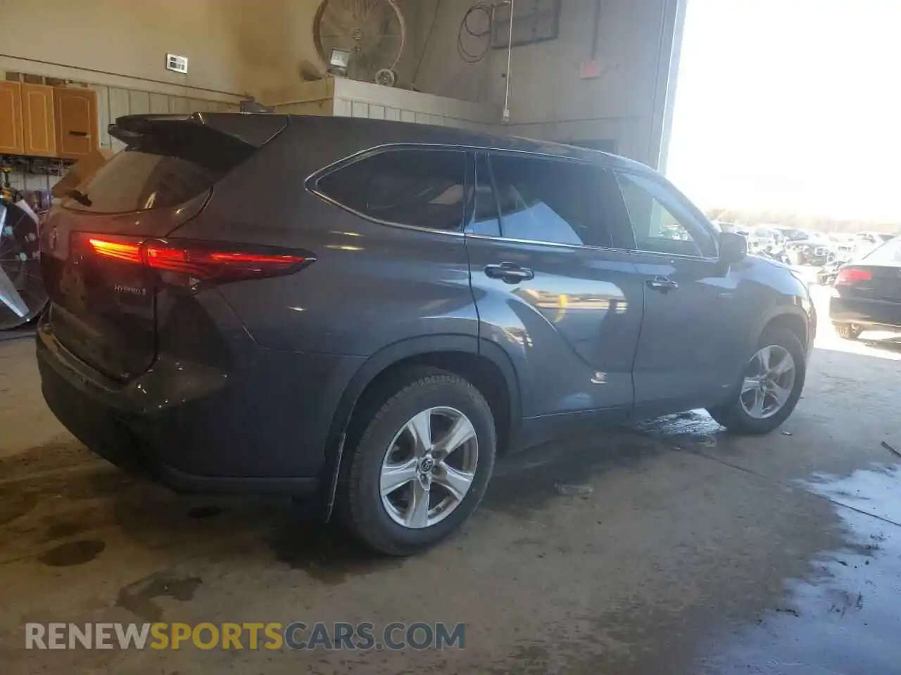 3 Photograph of a damaged car 5TDBBRCH3MS535867 TOYOTA HIGHLANDER 2021