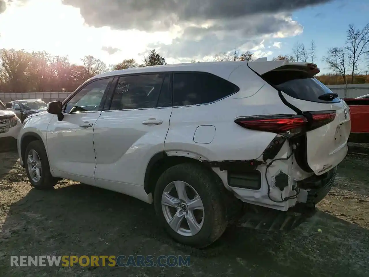 2 Photograph of a damaged car 5TDBZRBH1MS126988 TOYOTA HIGHLANDER 2021