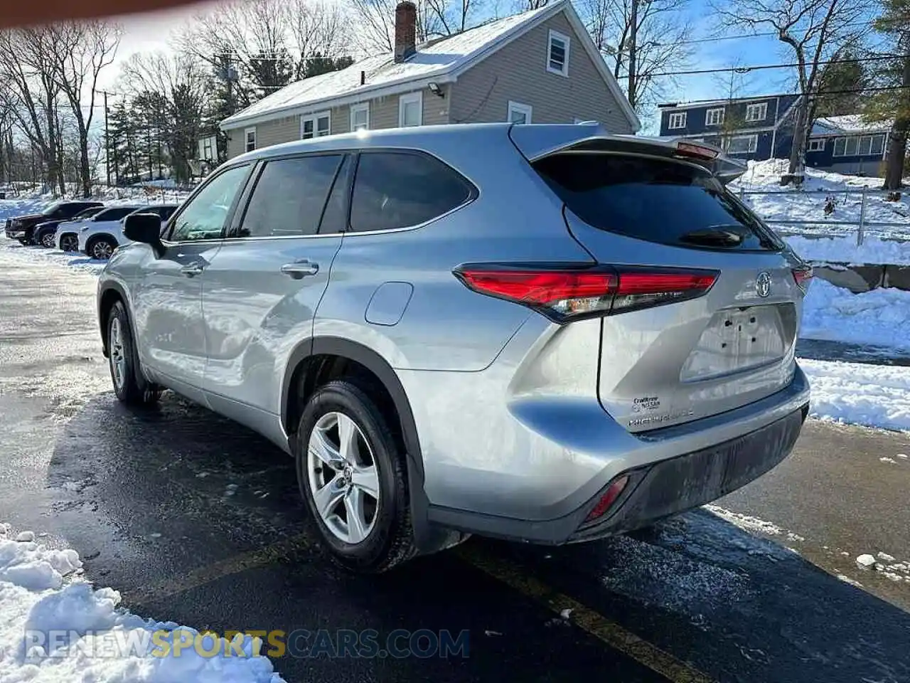 2 Photograph of a damaged car 5TDBZRBH6MS557410 TOYOTA HIGHLANDER 2021
