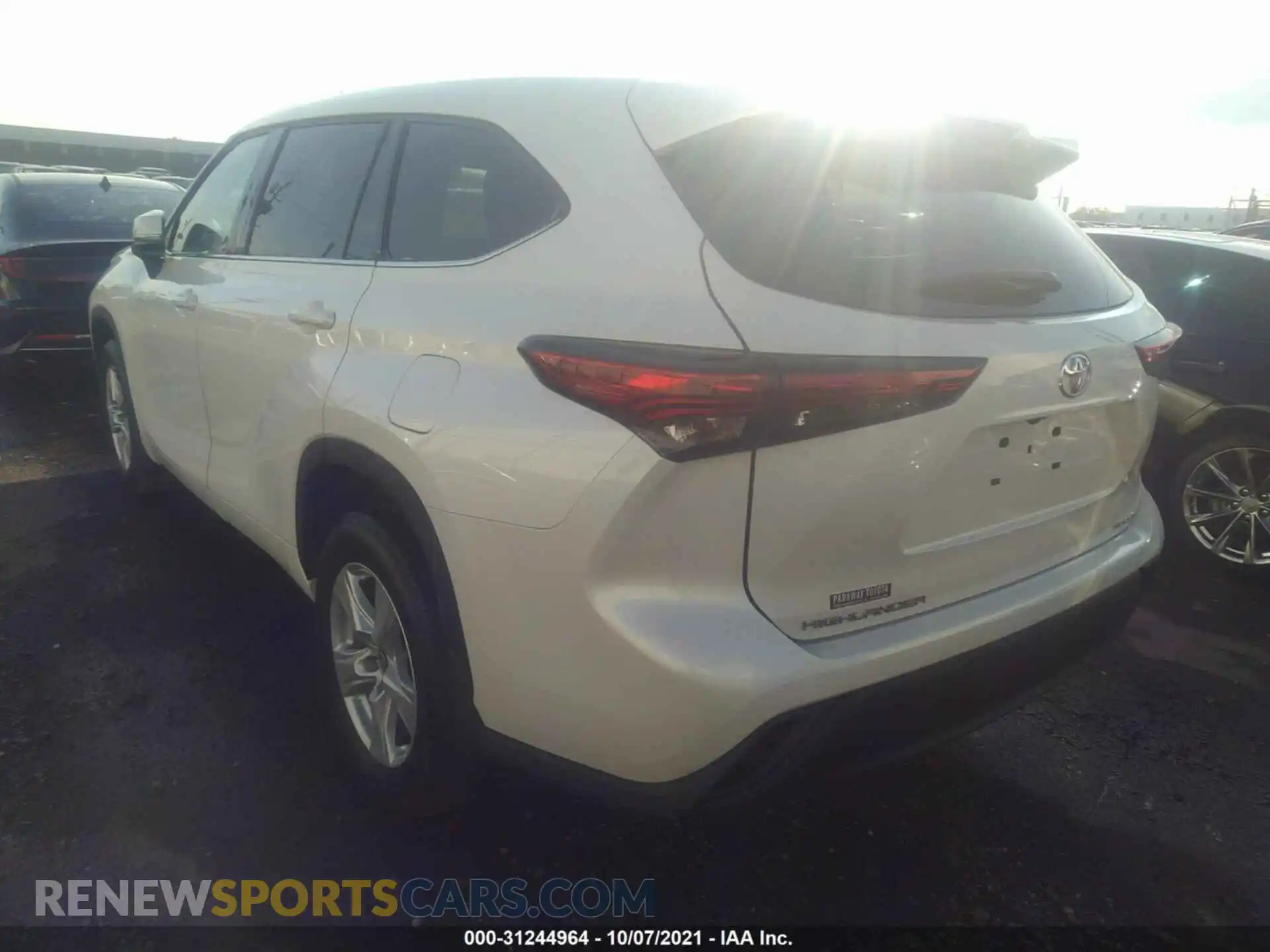 3 Photograph of a damaged car 5TDBZRBH7MS065596 TOYOTA HIGHLANDER 2021