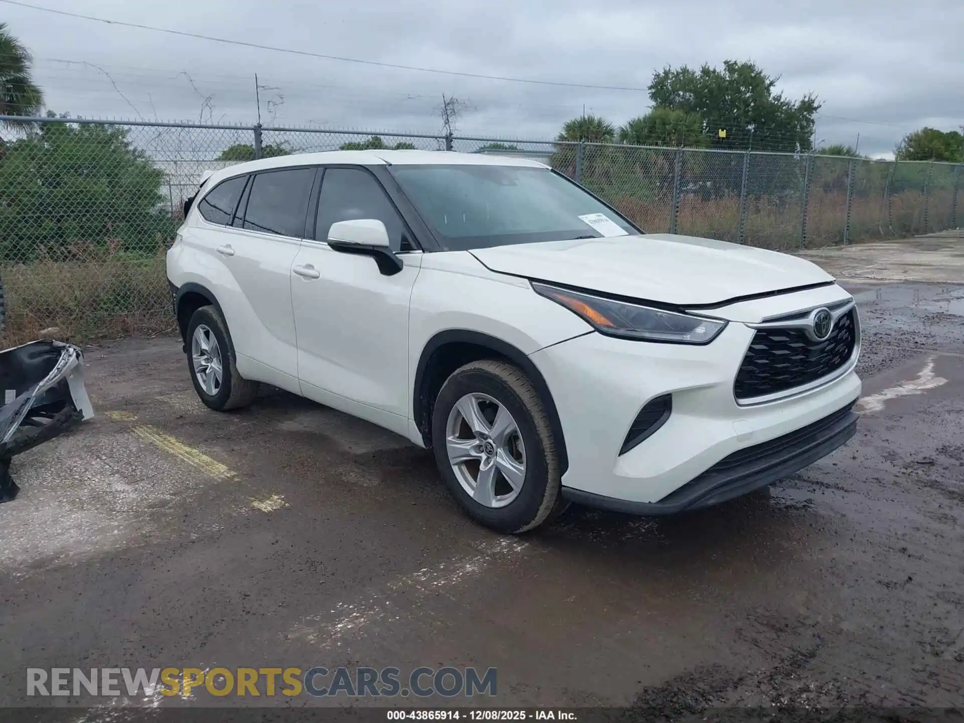 1 Photograph of a damaged car 5TDCZRAH0MS525610 TOYOTA HIGHLANDER 2021