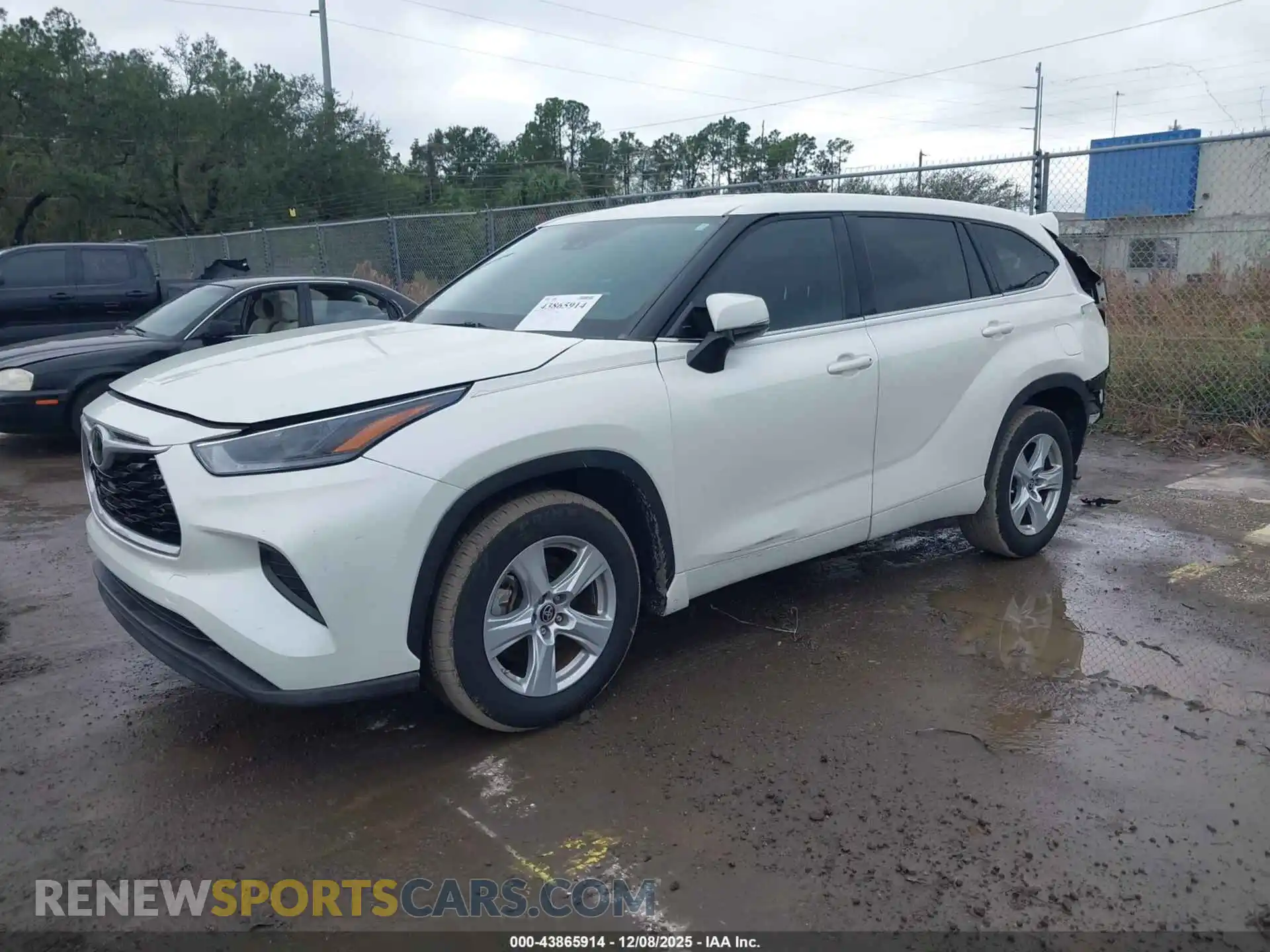 2 Photograph of a damaged car 5TDCZRAH0MS525610 TOYOTA HIGHLANDER 2021