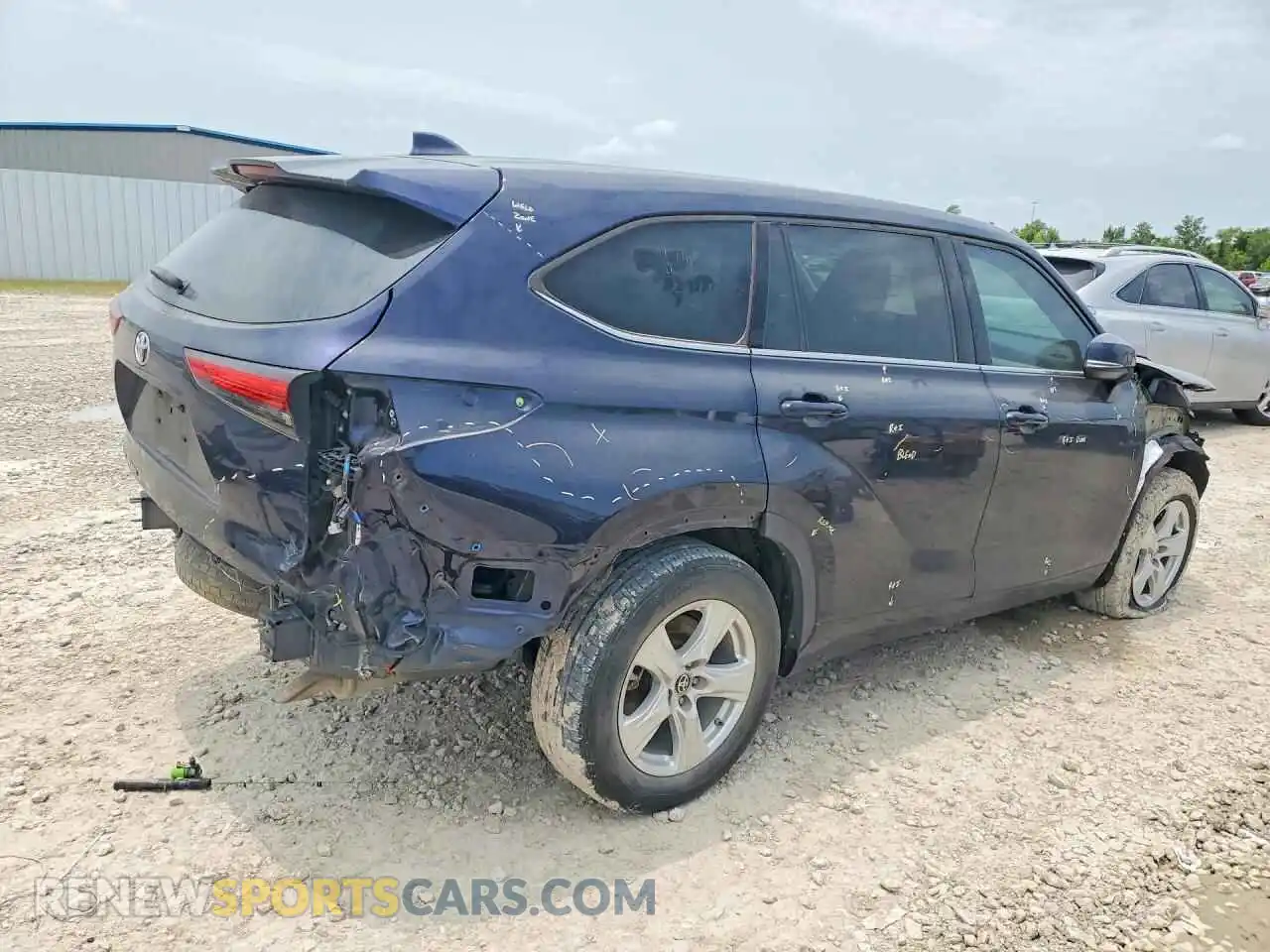3 Photograph of a damaged car 5TDCZRAH2MS517332 TOYOTA HIGHLANDER 2021