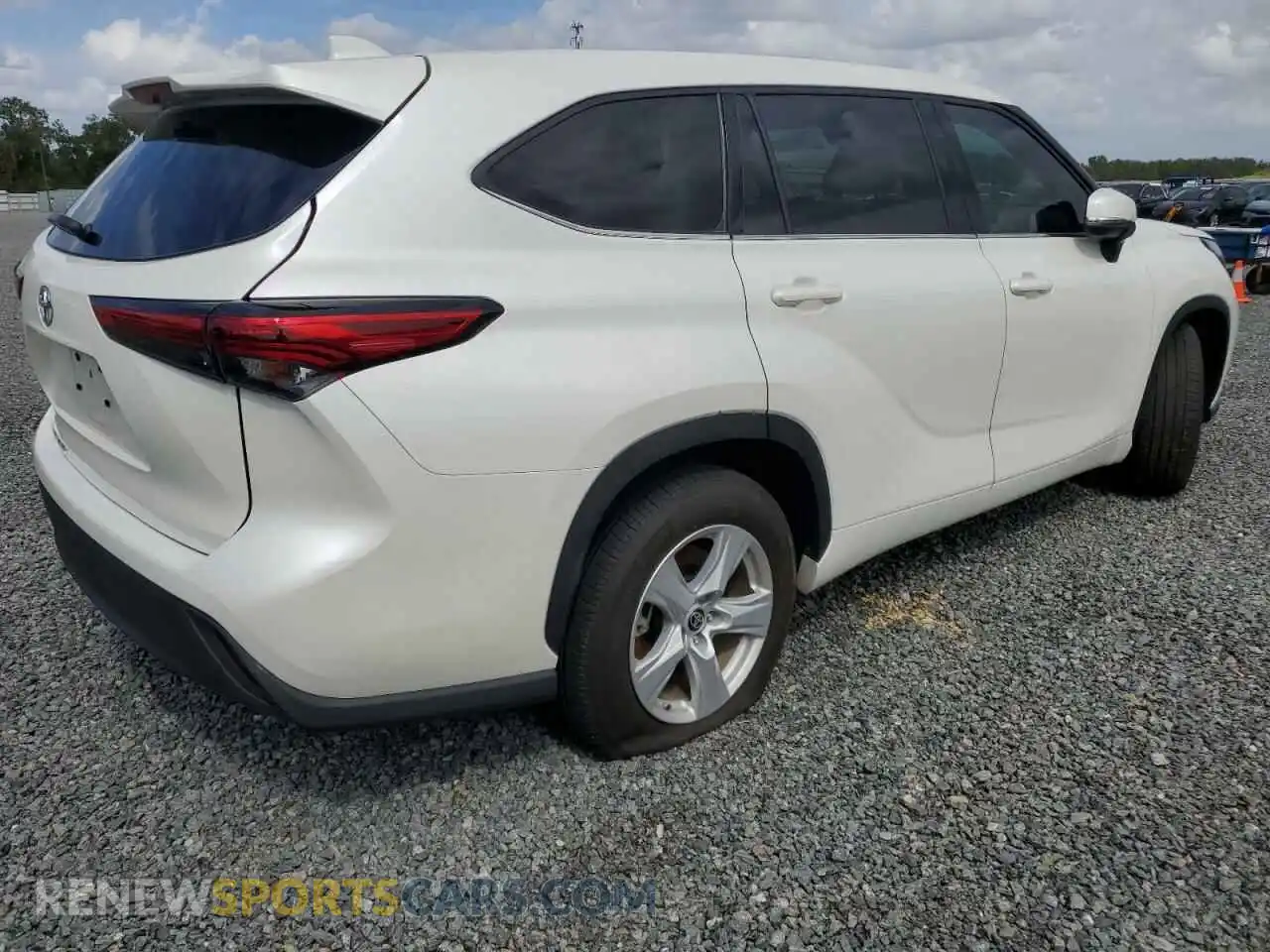 3 Photograph of a damaged car 5TDCZRAH2MS531196 TOYOTA HIGHLANDER 2021