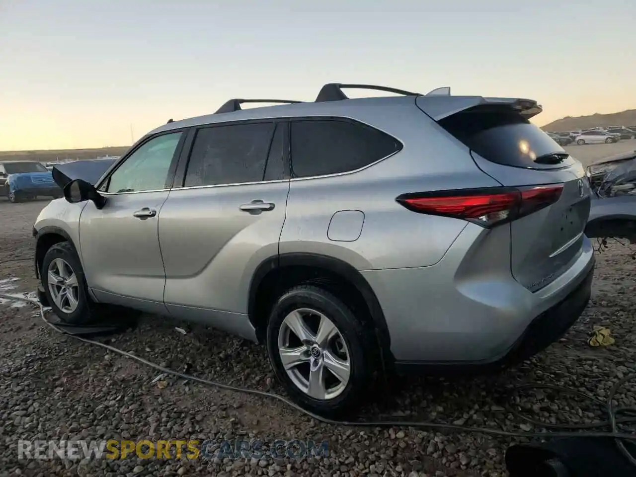 2 Photograph of a damaged car 5TDCZRAH2MS537743 TOYOTA HIGHLANDER 2021