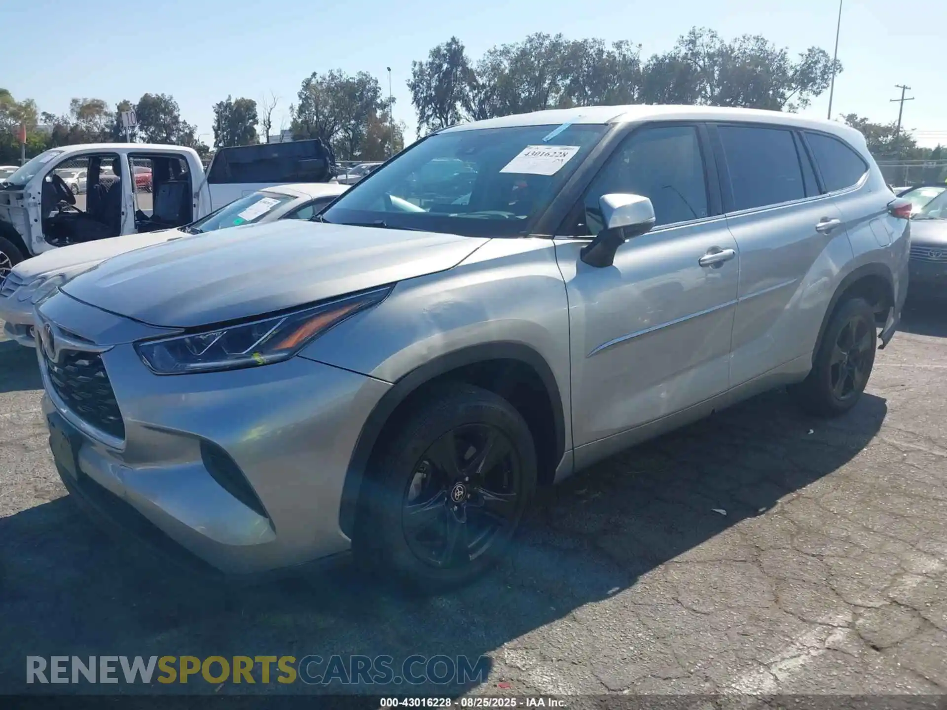 2 Photograph of a damaged car 5TDCZRAH4MS517655 TOYOTA HIGHLANDER 2021