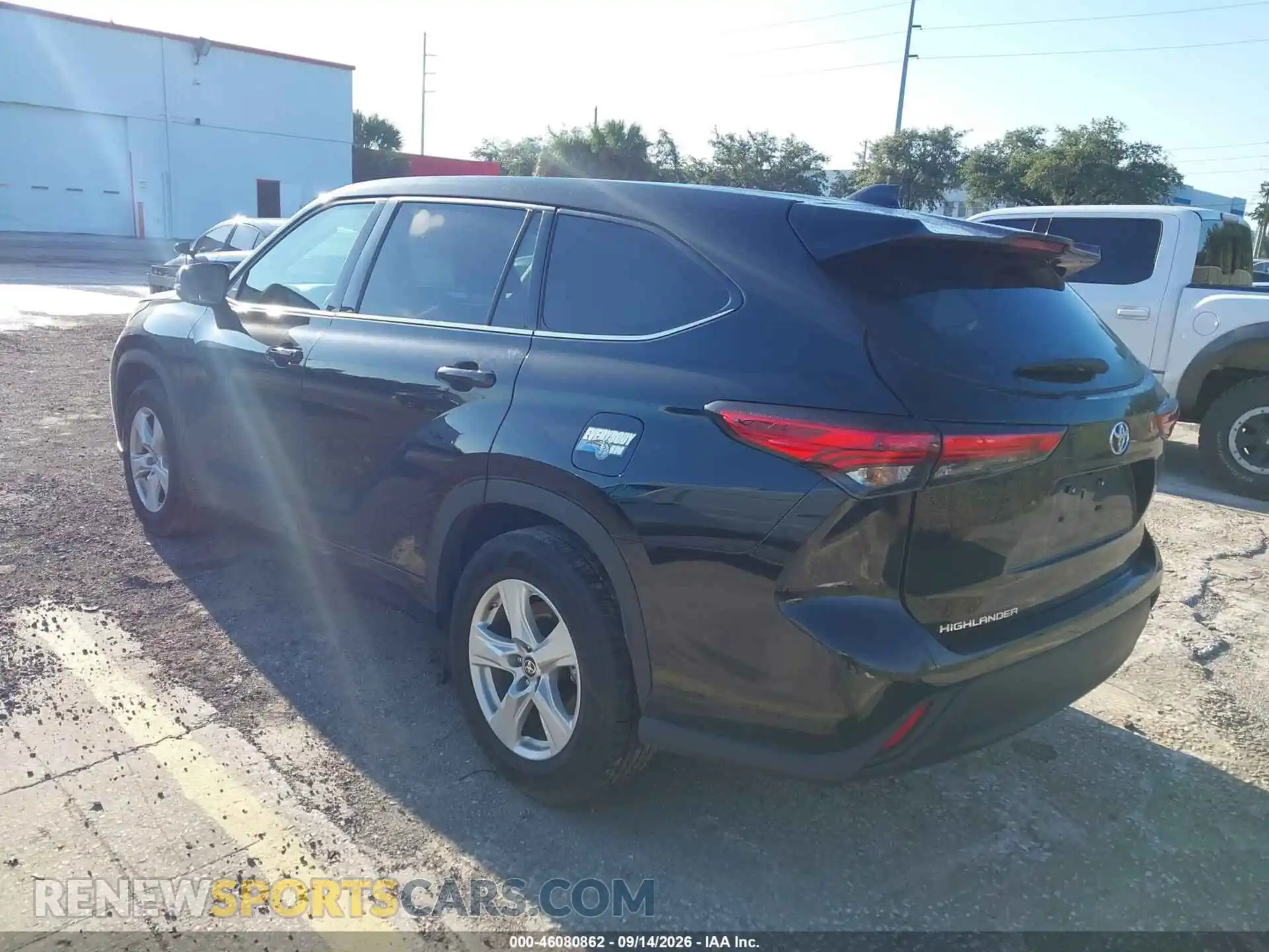 3 Photograph of a damaged car 5TDCZRAH5MS078904 TOYOTA HIGHLANDER 2021