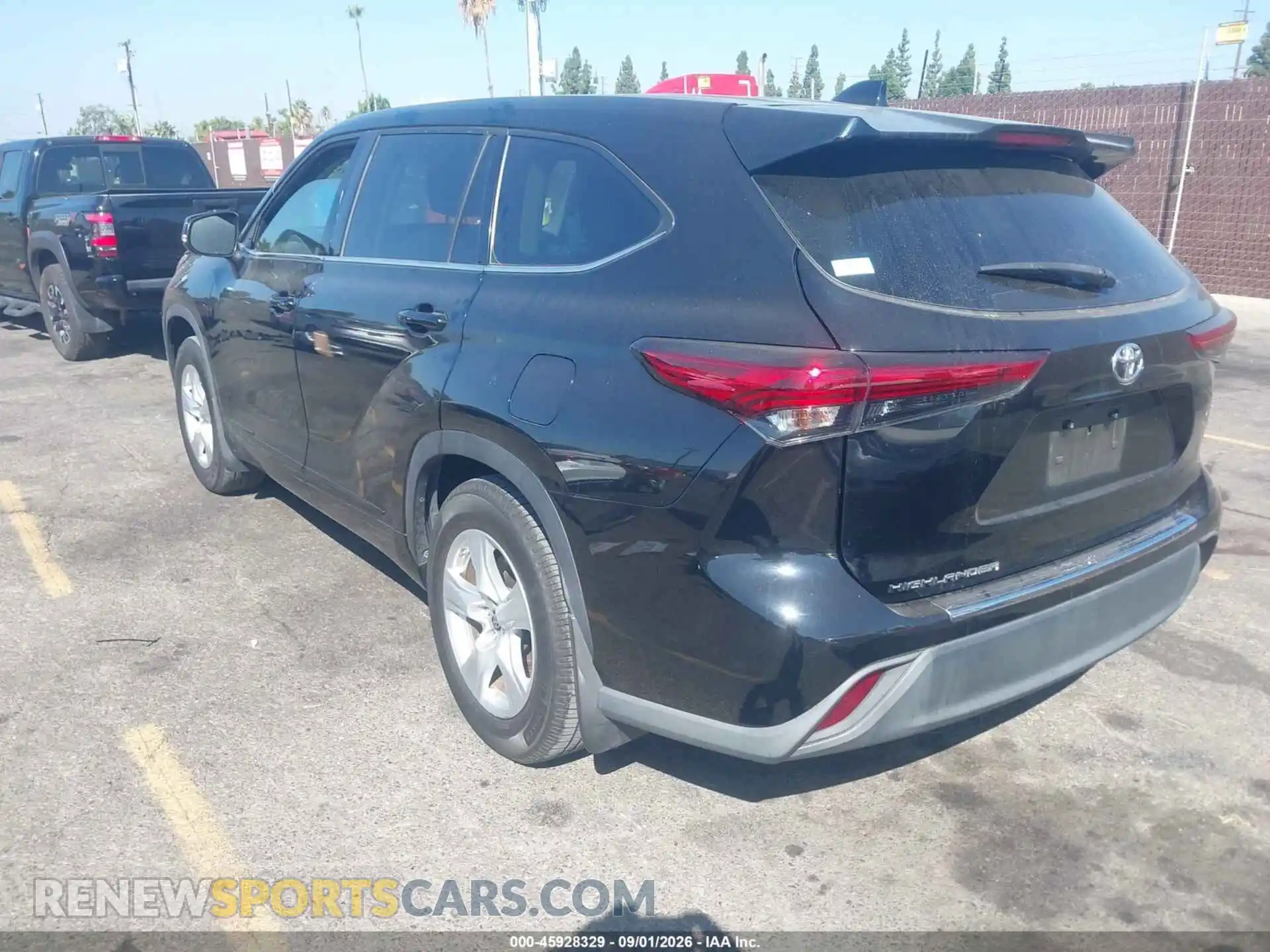 3 Photograph of a damaged car 5TDCZRAH5MS083553 TOYOTA HIGHLANDER 2021