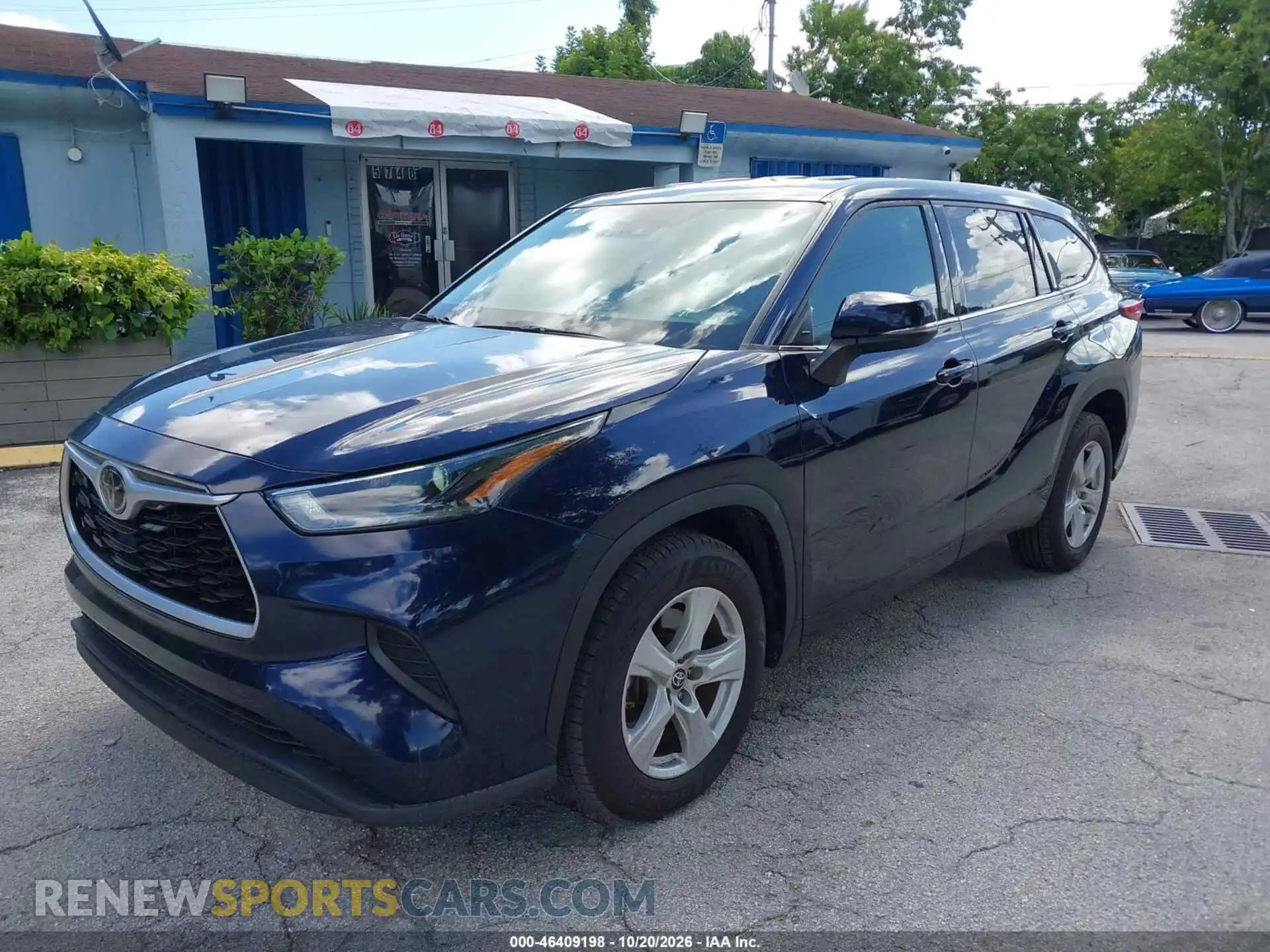 2 Photograph of a damaged car 5TDCZRAH5MS519978 TOYOTA HIGHLANDER 2021