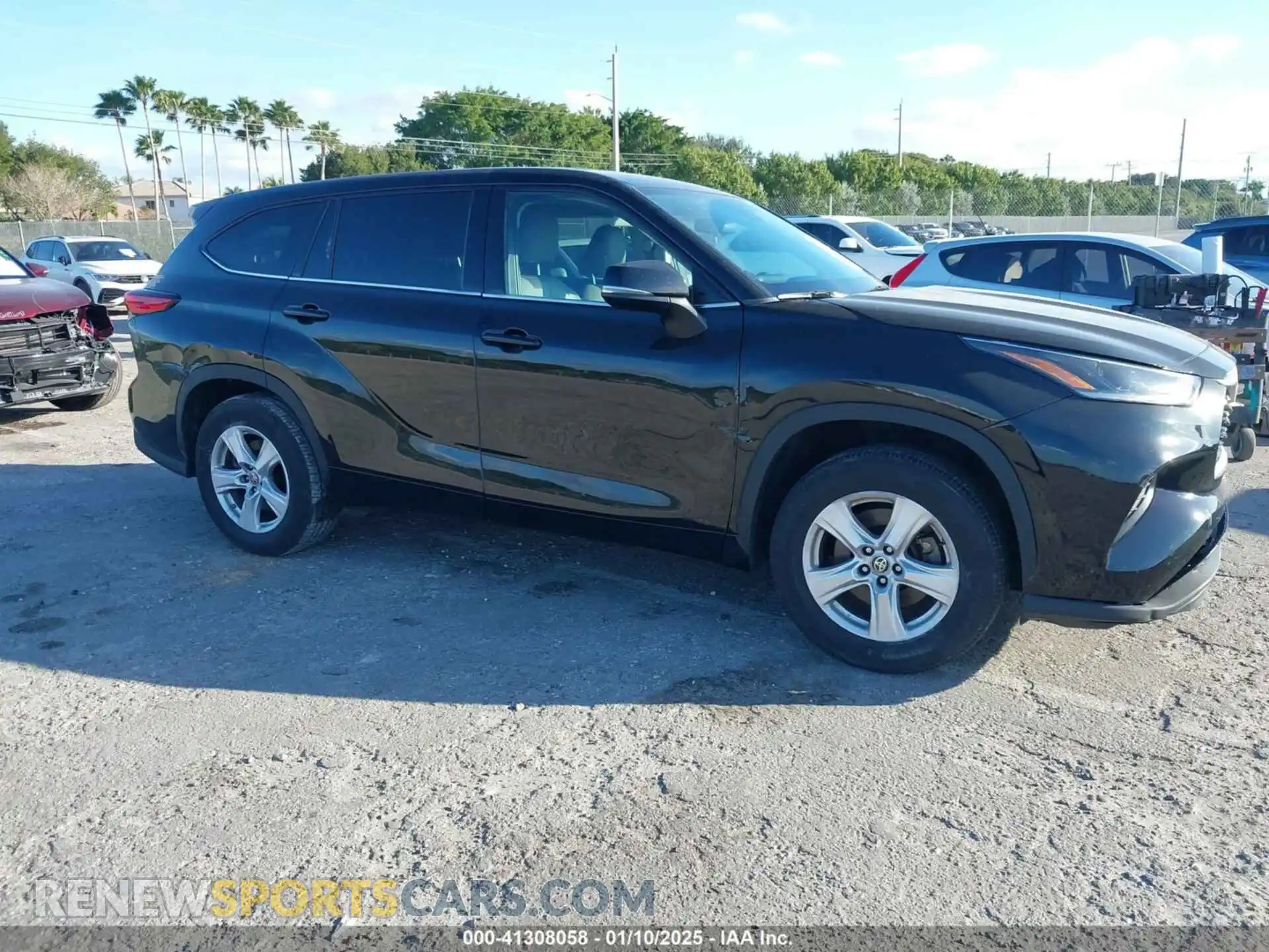 1 Photograph of a damaged car 5TDCZRAH5MS530544 TOYOTA HIGHLANDER 2021