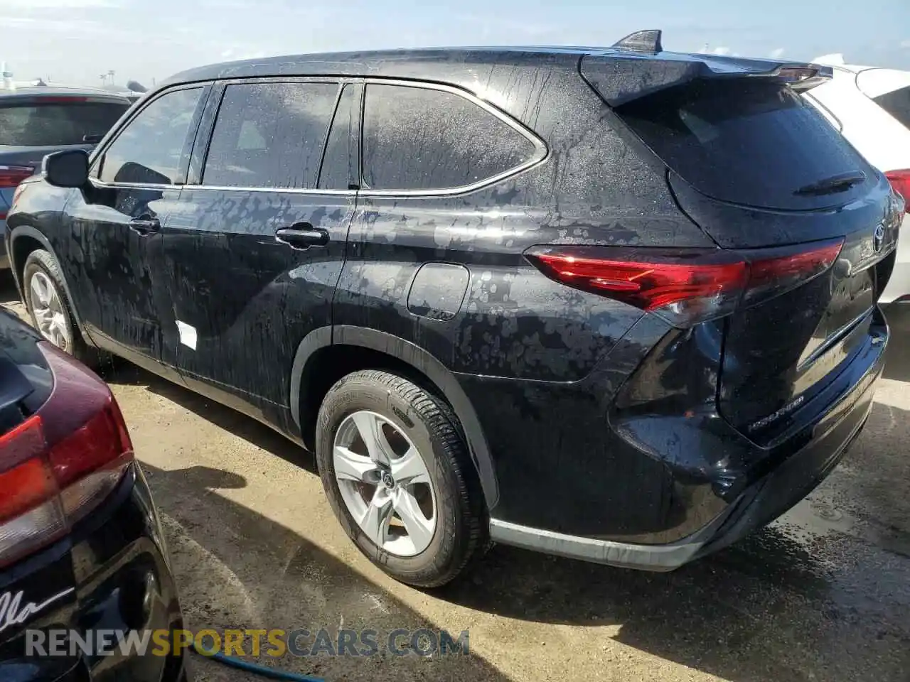 2 Photograph of a damaged car 5TDCZRAH6MS053641 TOYOTA HIGHLANDER 2021