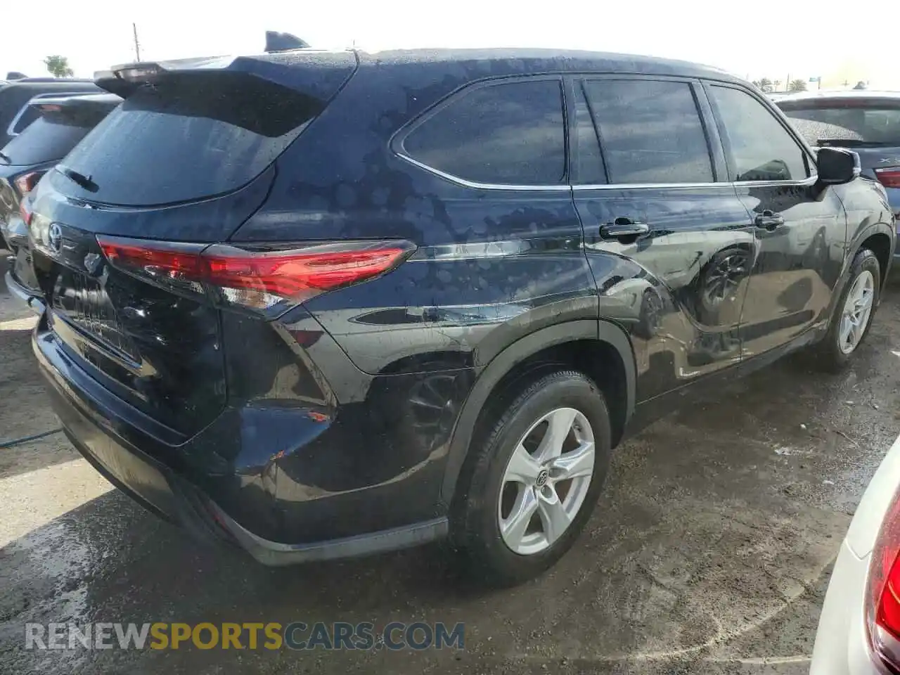 3 Photograph of a damaged car 5TDCZRAH6MS053641 TOYOTA HIGHLANDER 2021
