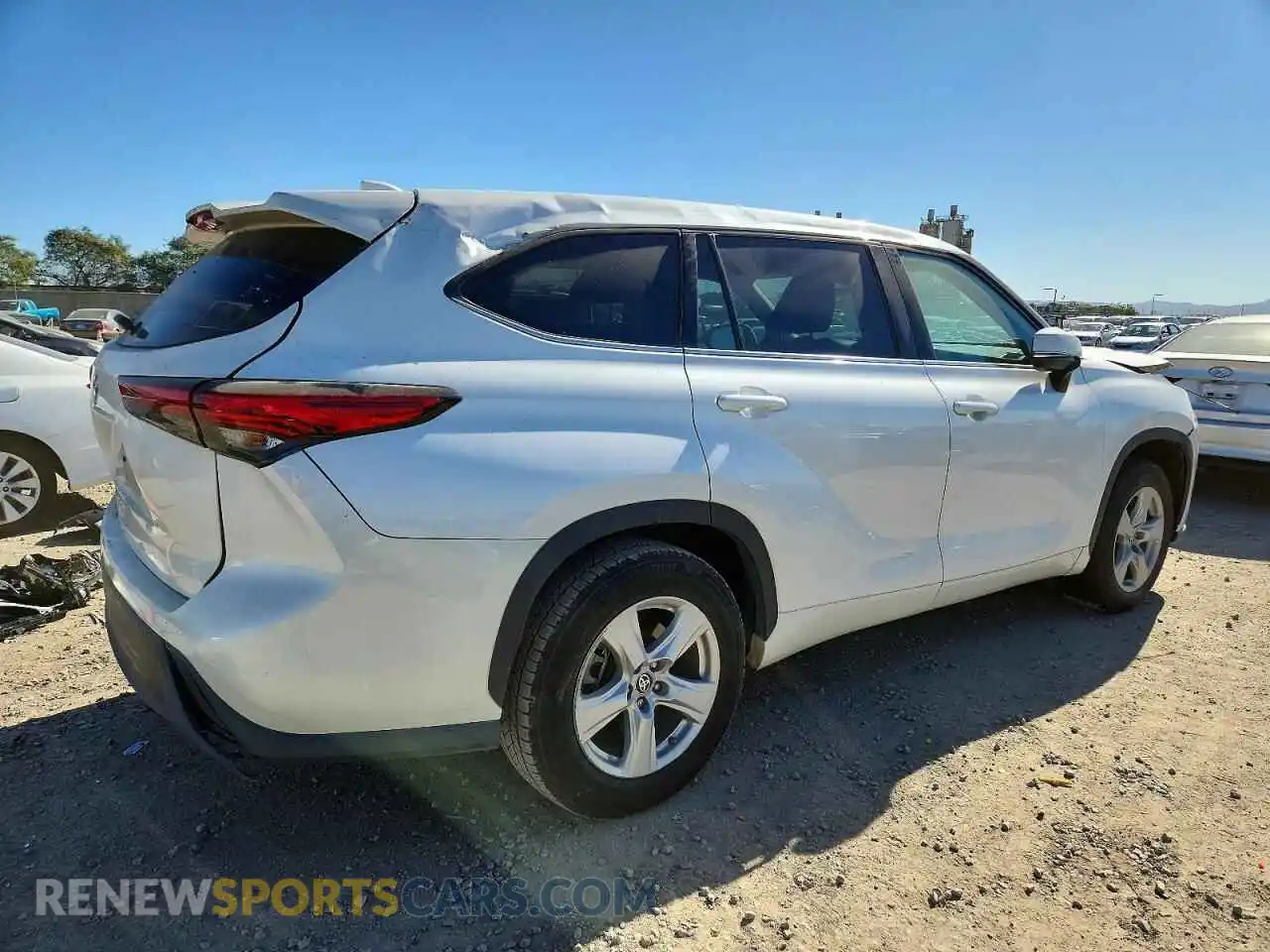 3 Photograph of a damaged car 5TDCZRAH8MS038686 TOYOTA HIGHLANDER 2021