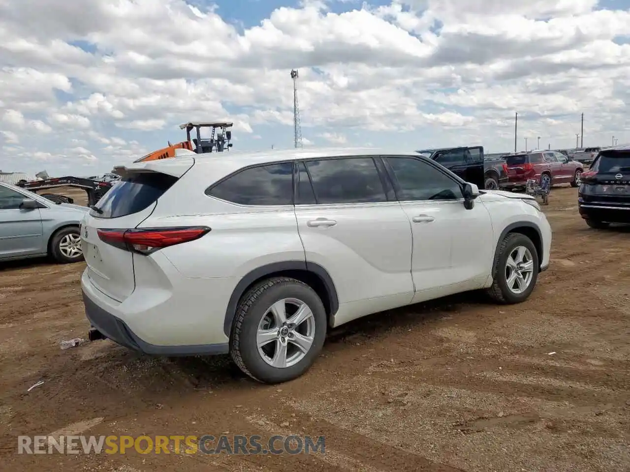 3 Photograph of a damaged car 5TDCZRAH8MS527573 TOYOTA HIGHLANDER 2021