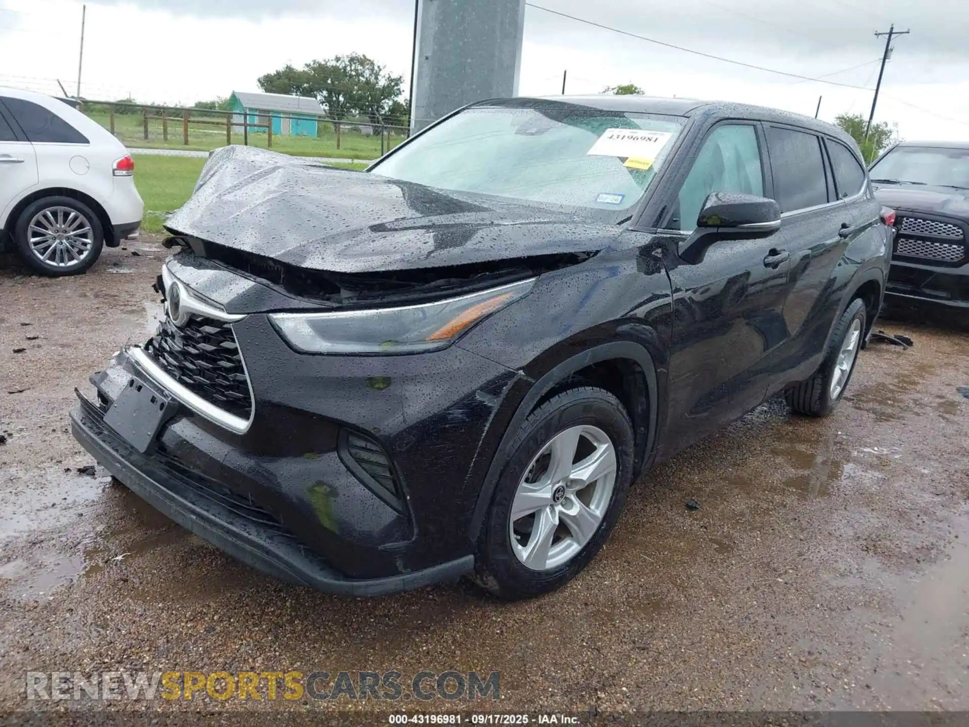 2 Photograph of a damaged car 5TDCZRAHXMS063492 TOYOTA HIGHLANDER 2021