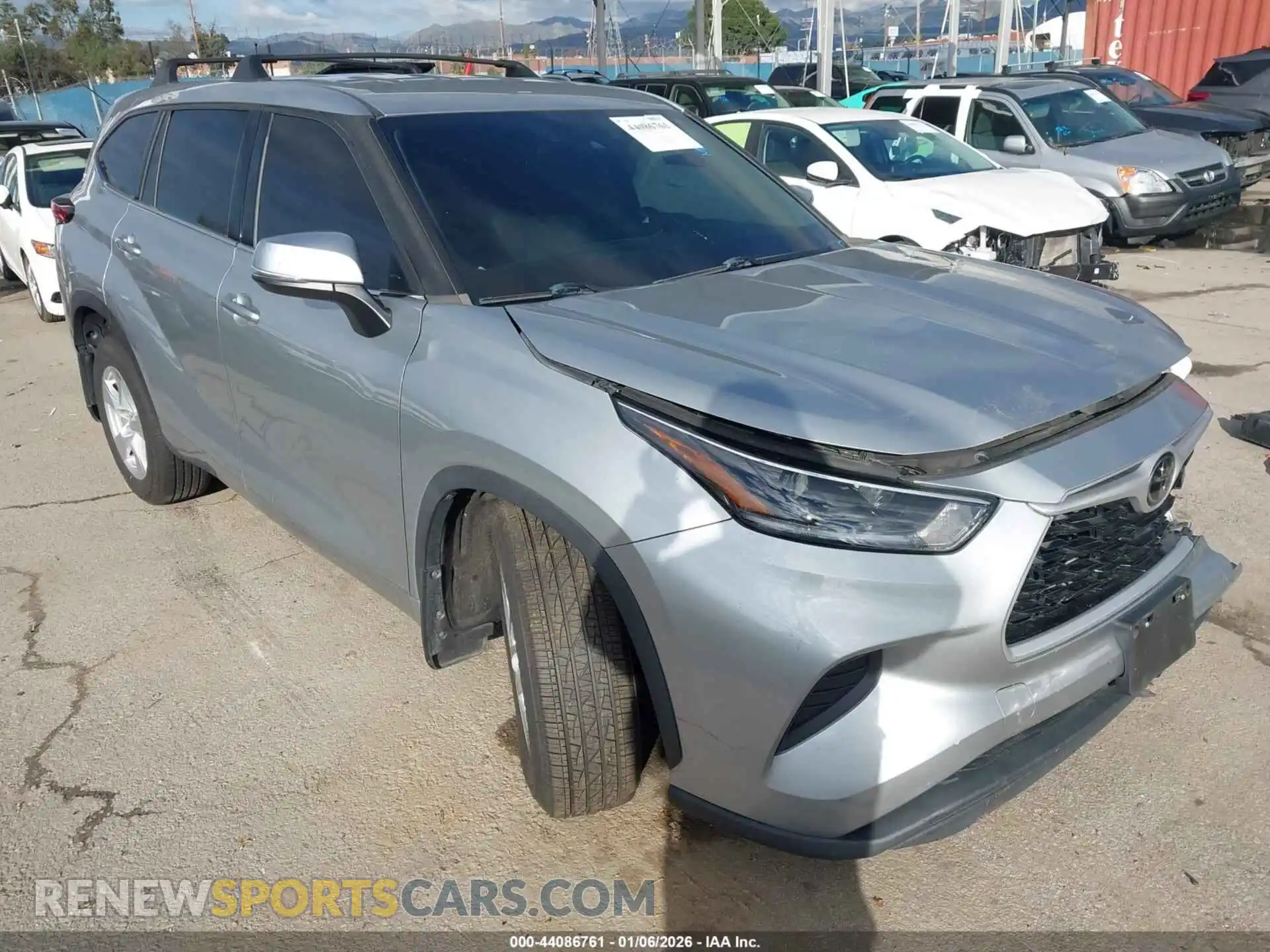 1 Photograph of a damaged car 5TDCZRAHXMS082995 TOYOTA HIGHLANDER 2021