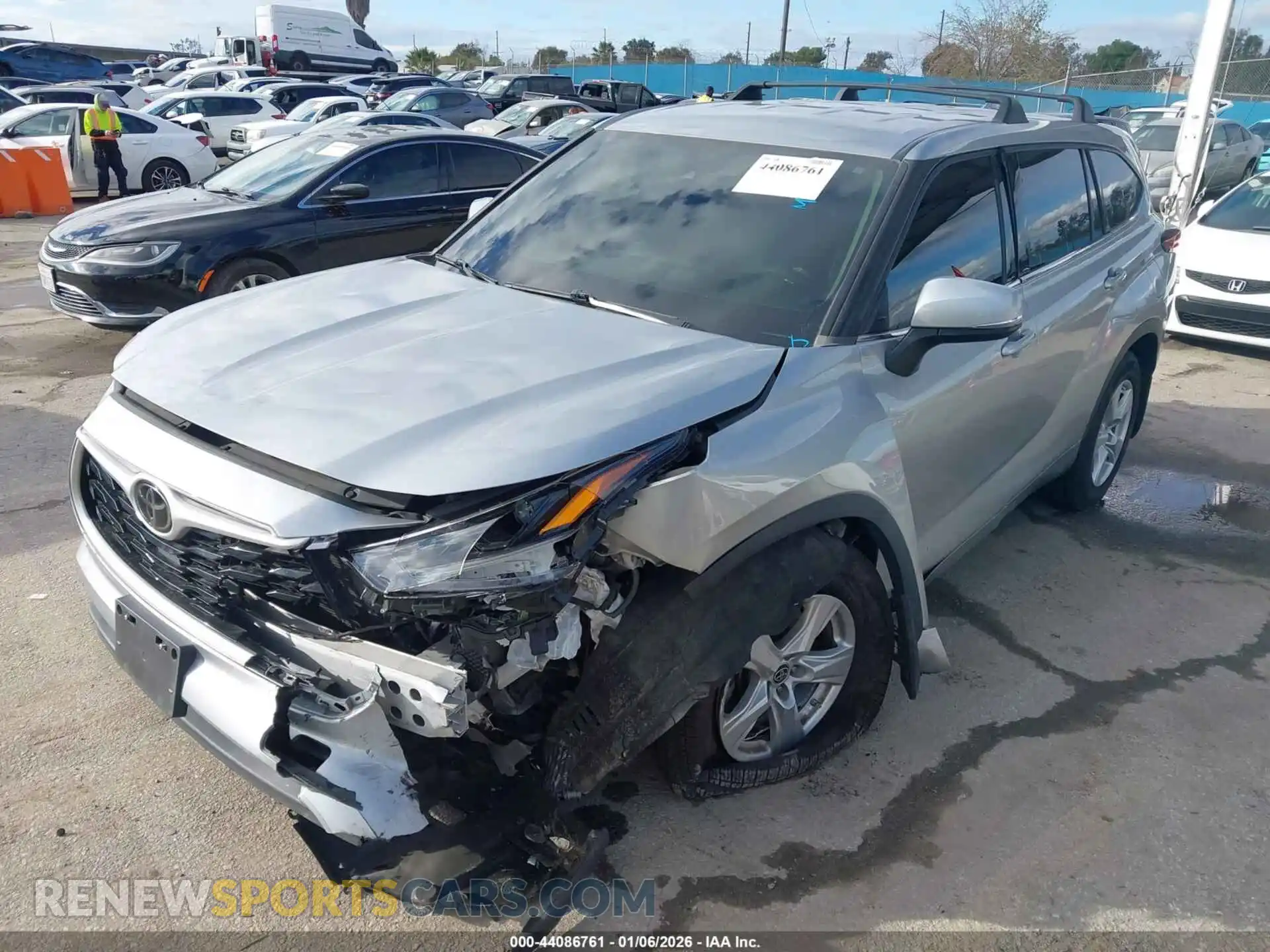 2 Photograph of a damaged car 5TDCZRAHXMS082995 TOYOTA HIGHLANDER 2021