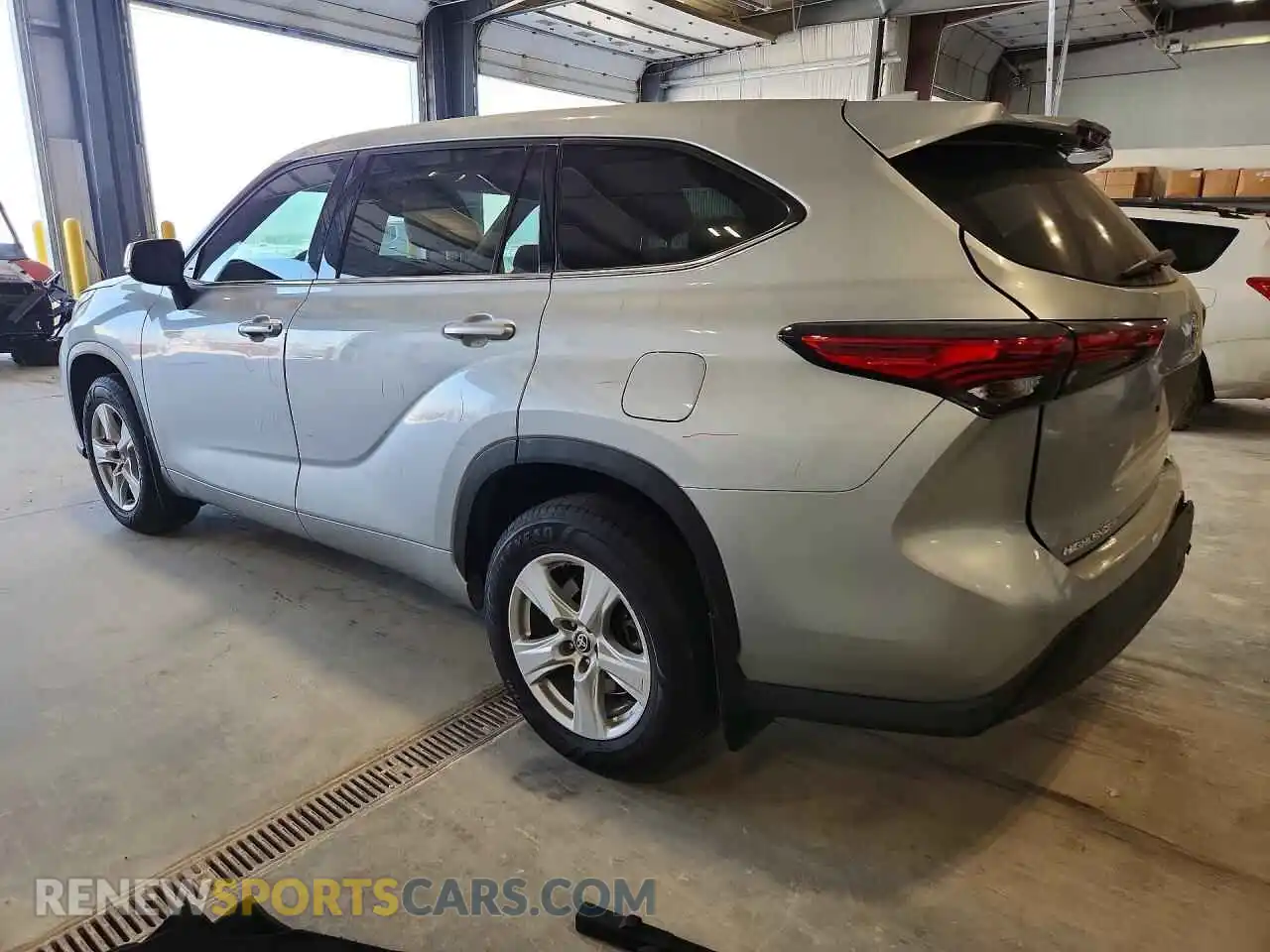 2 Photograph of a damaged car 5TDCZRBH0MS075827 TOYOTA HIGHLANDER 2021