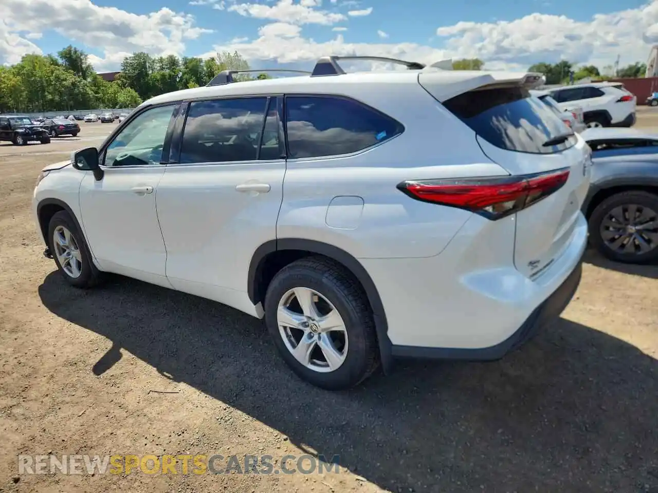 2 Photograph of a damaged car 5TDCZRBHXMS101611 TOYOTA HIGHLANDER 2021