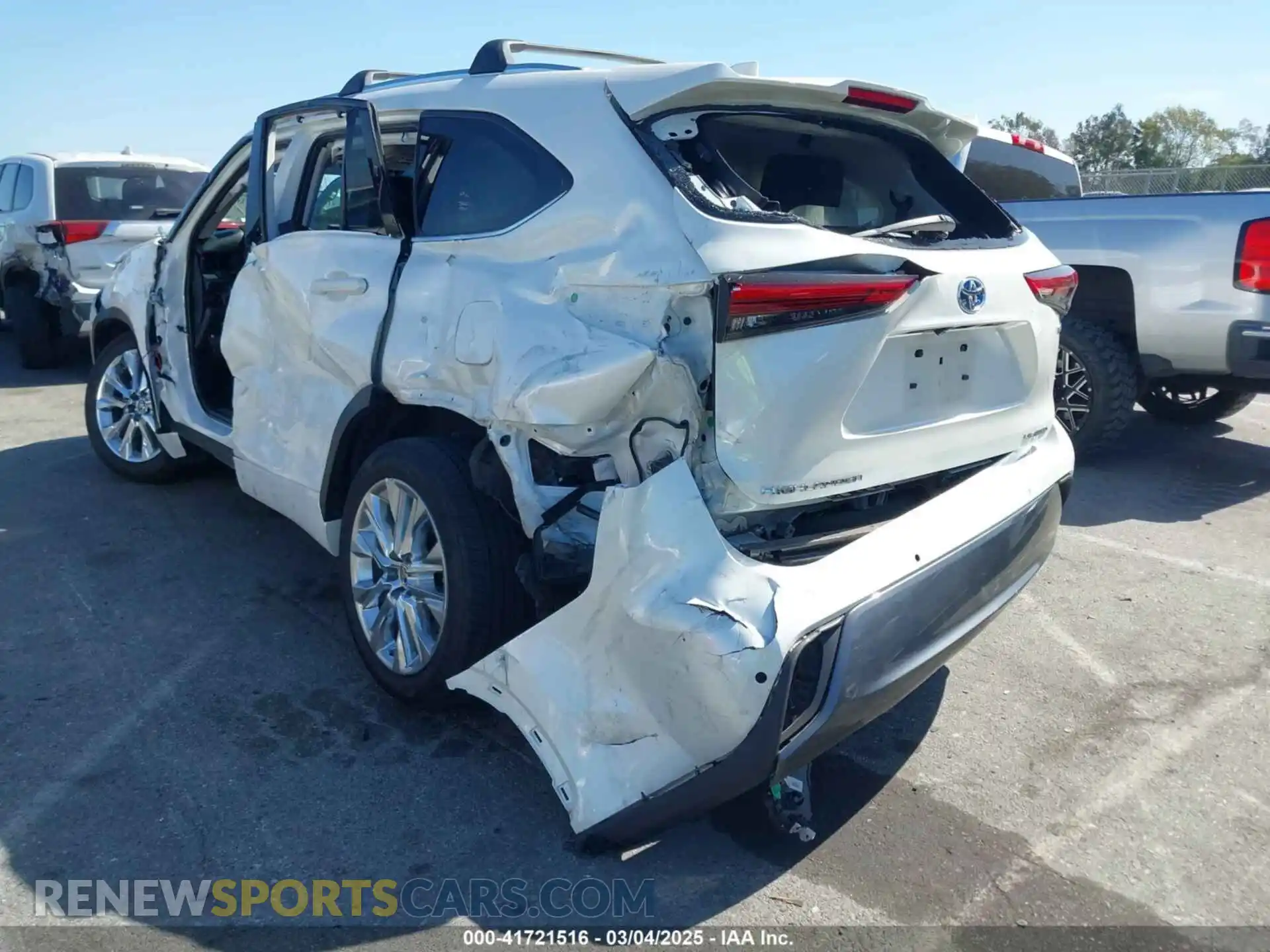 3 Photograph of a damaged car 5TDDBRCH0MS023993 TOYOTA HIGHLANDER 2021