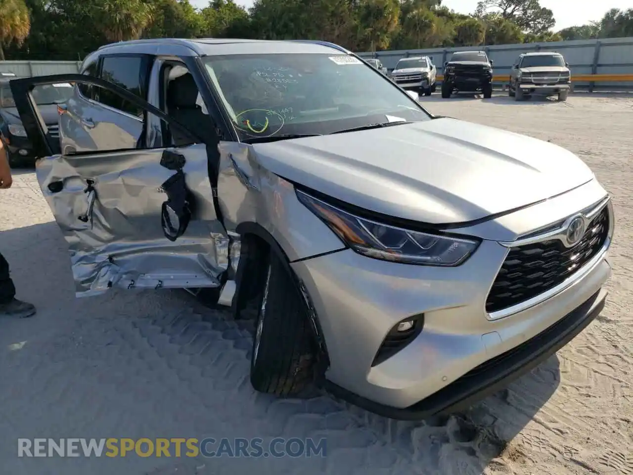 1 Photograph of a damaged car 5TDDBRCH5MS018028 TOYOTA HIGHLANDER 2021