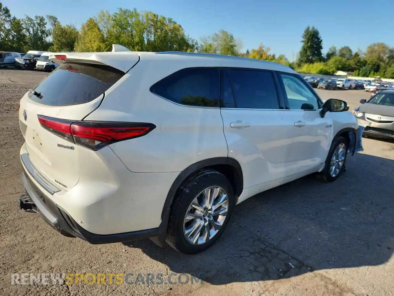 3 Photograph of a damaged car 5TDDBRCH5MS525592 TOYOTA HIGHLANDER 2021