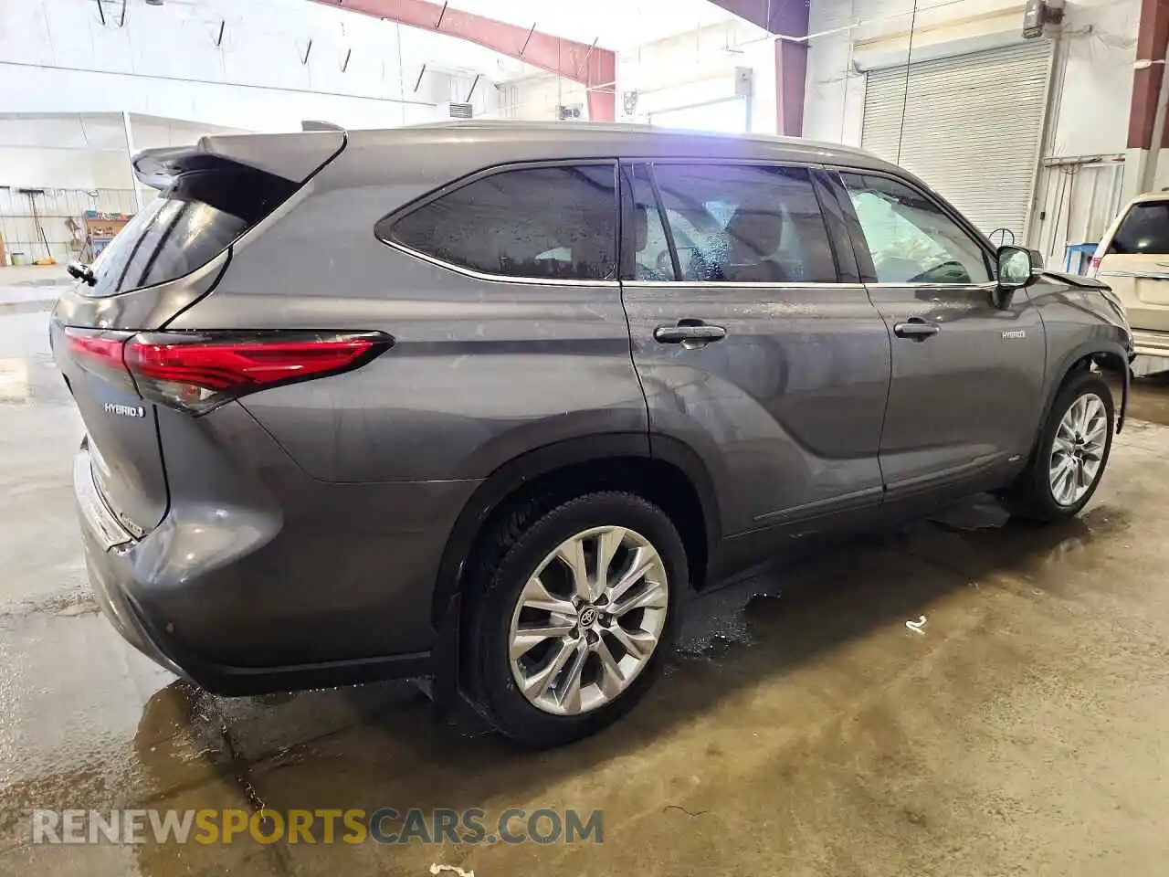3 Photograph of a damaged car 5TDDBRCH6MS015591 TOYOTA HIGHLANDER 2021