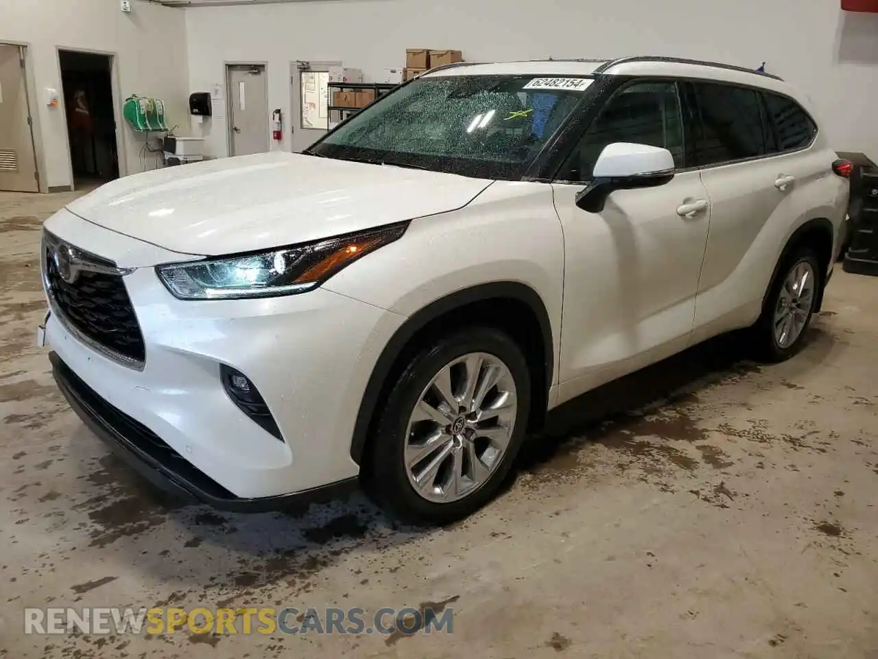 1 Photograph of a damaged car 5TDDZRBH0MS056490 TOYOTA HIGHLANDER 2021