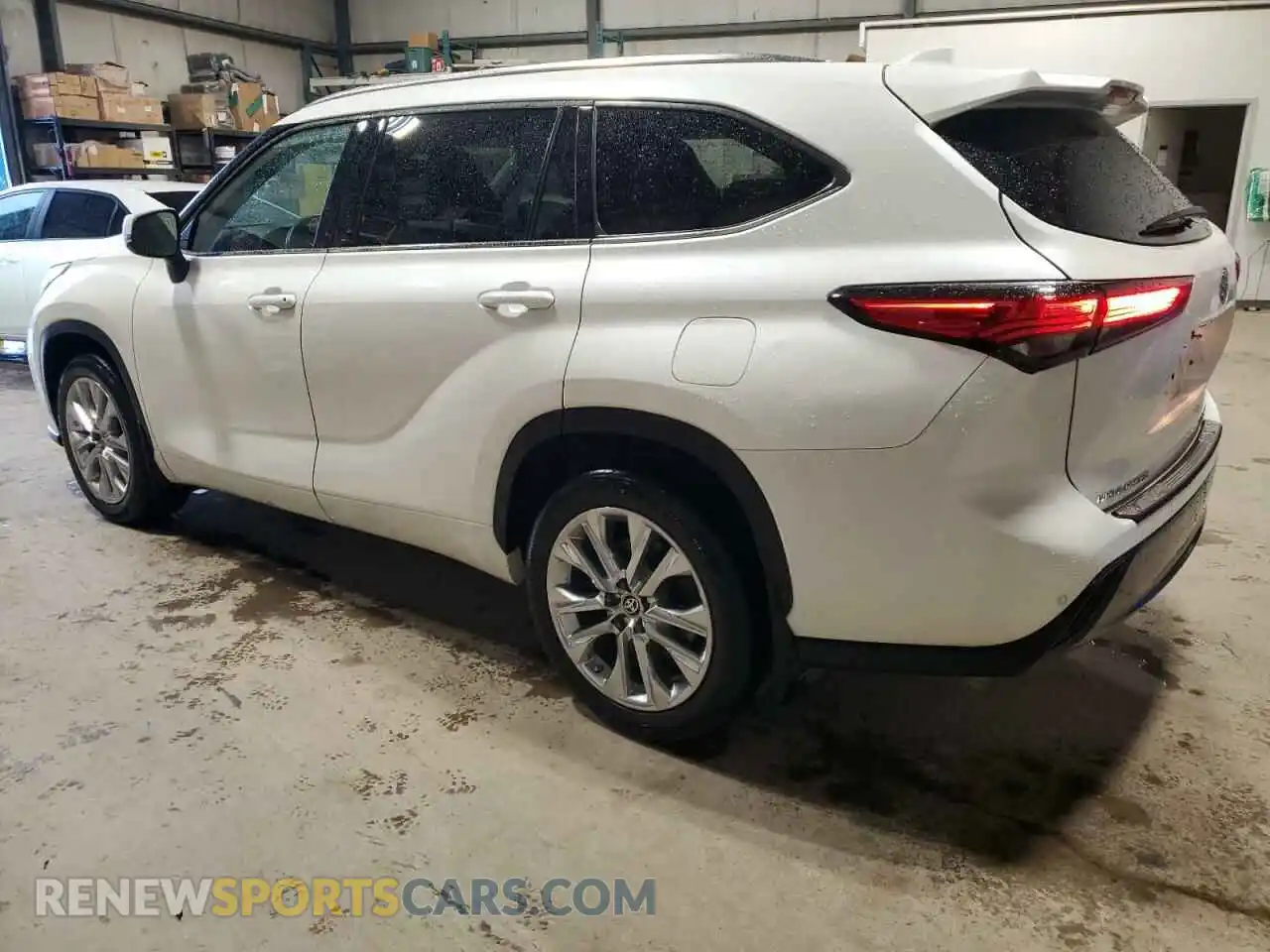 2 Photograph of a damaged car 5TDDZRBH0MS056490 TOYOTA HIGHLANDER 2021