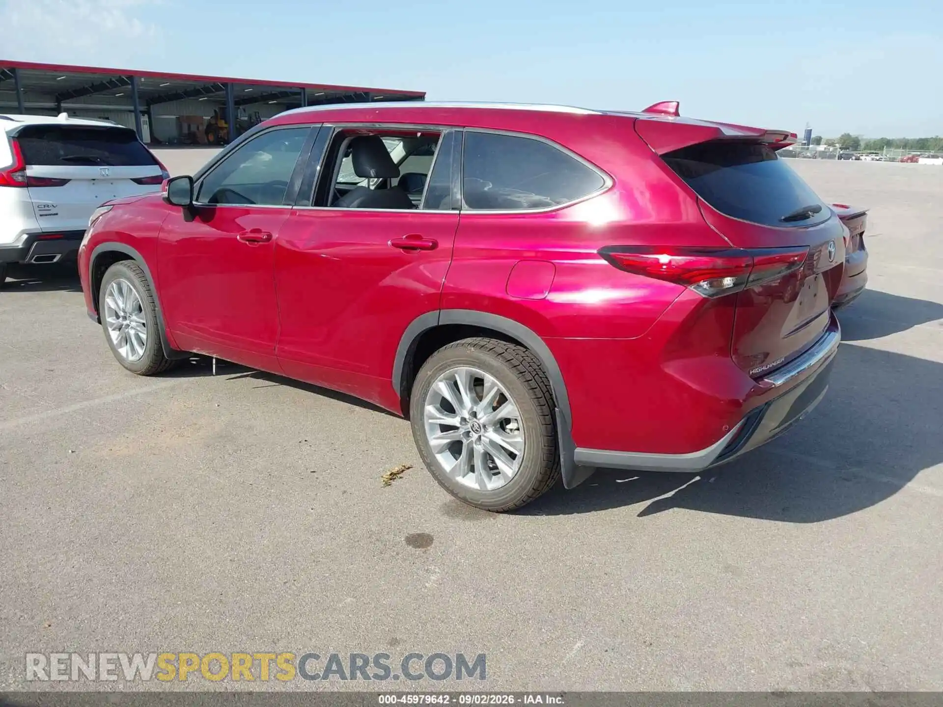 3 Photograph of a damaged car 5TDDZRBH0MS074827 TOYOTA HIGHLANDER 2021