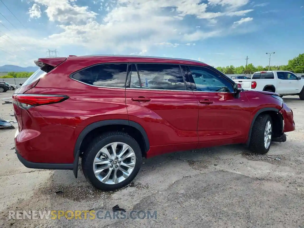 3 Photograph of a damaged car 5TDDZRBH0MS553684 TOYOTA HIGHLANDER 2021