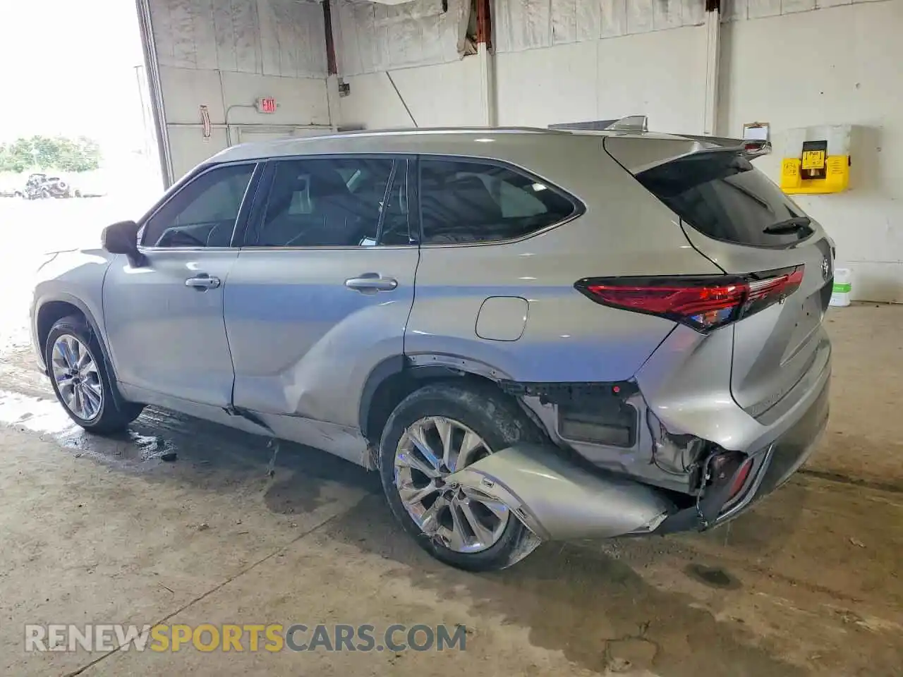 2 Photograph of a damaged car 5TDDZRBH1MS123971 TOYOTA HIGHLANDER 2021
