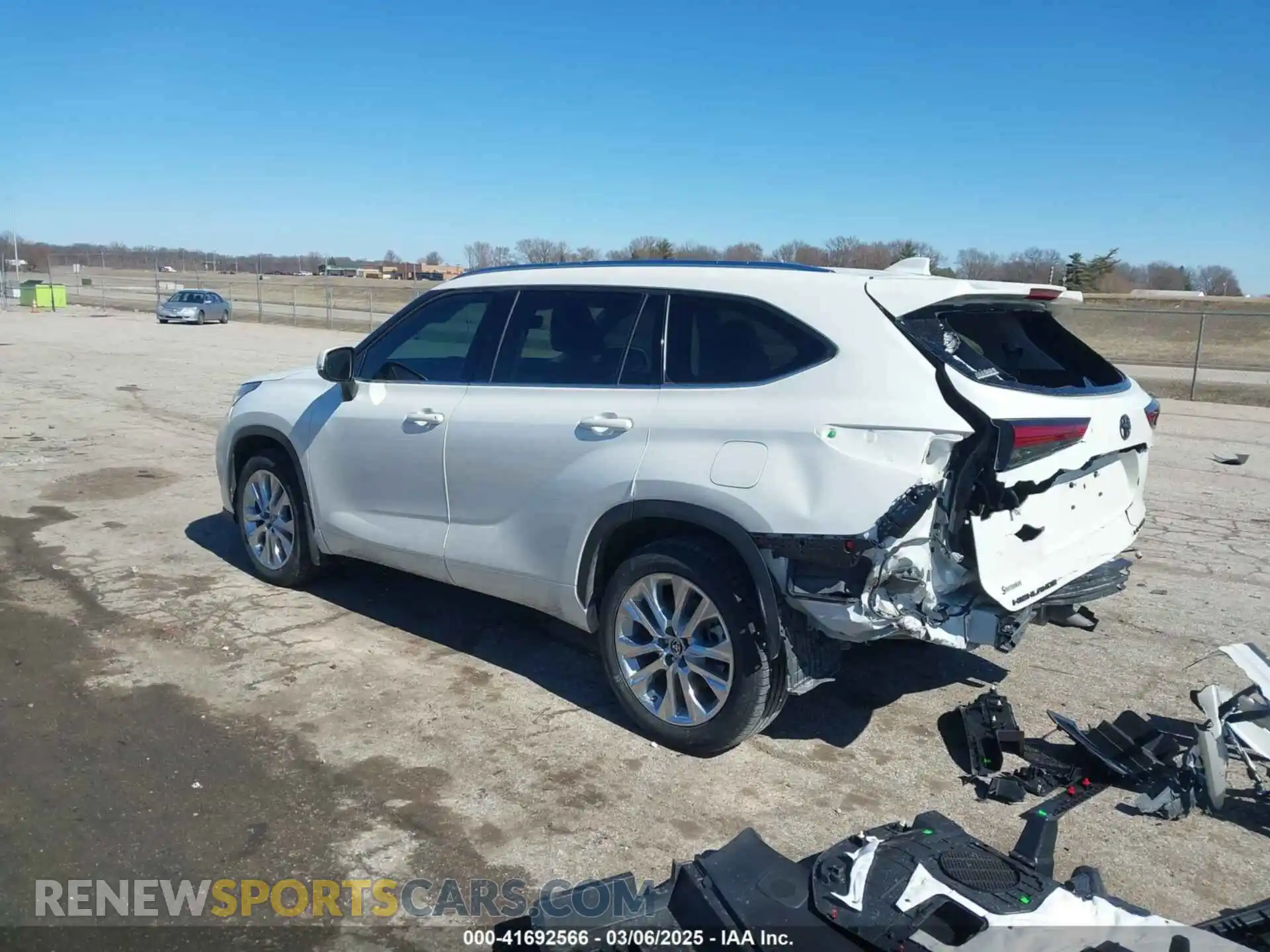 3 Photograph of a damaged car 5TDDZRBH2MS552987 TOYOTA HIGHLANDER 2021