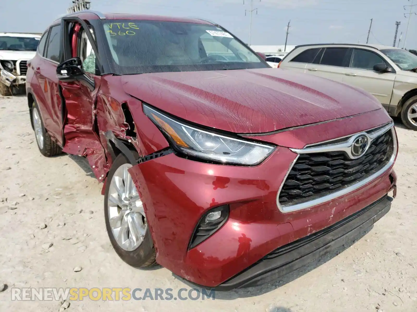 1 Photograph of a damaged car 5TDDZRBH4MS524933 TOYOTA HIGHLANDER 2021