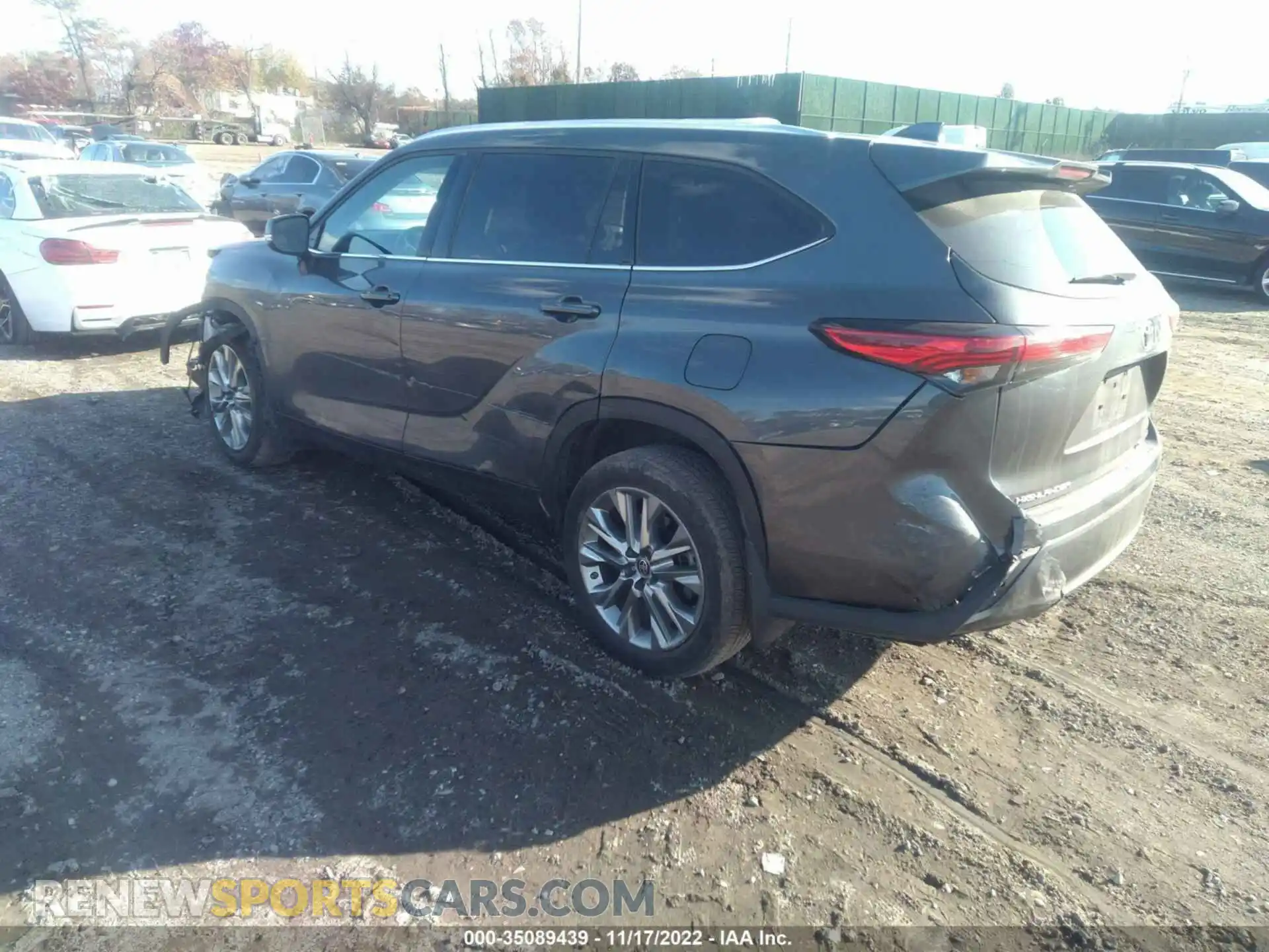 3 Photograph of a damaged car 5TDDZRBH5MS061684 TOYOTA HIGHLANDER 2021