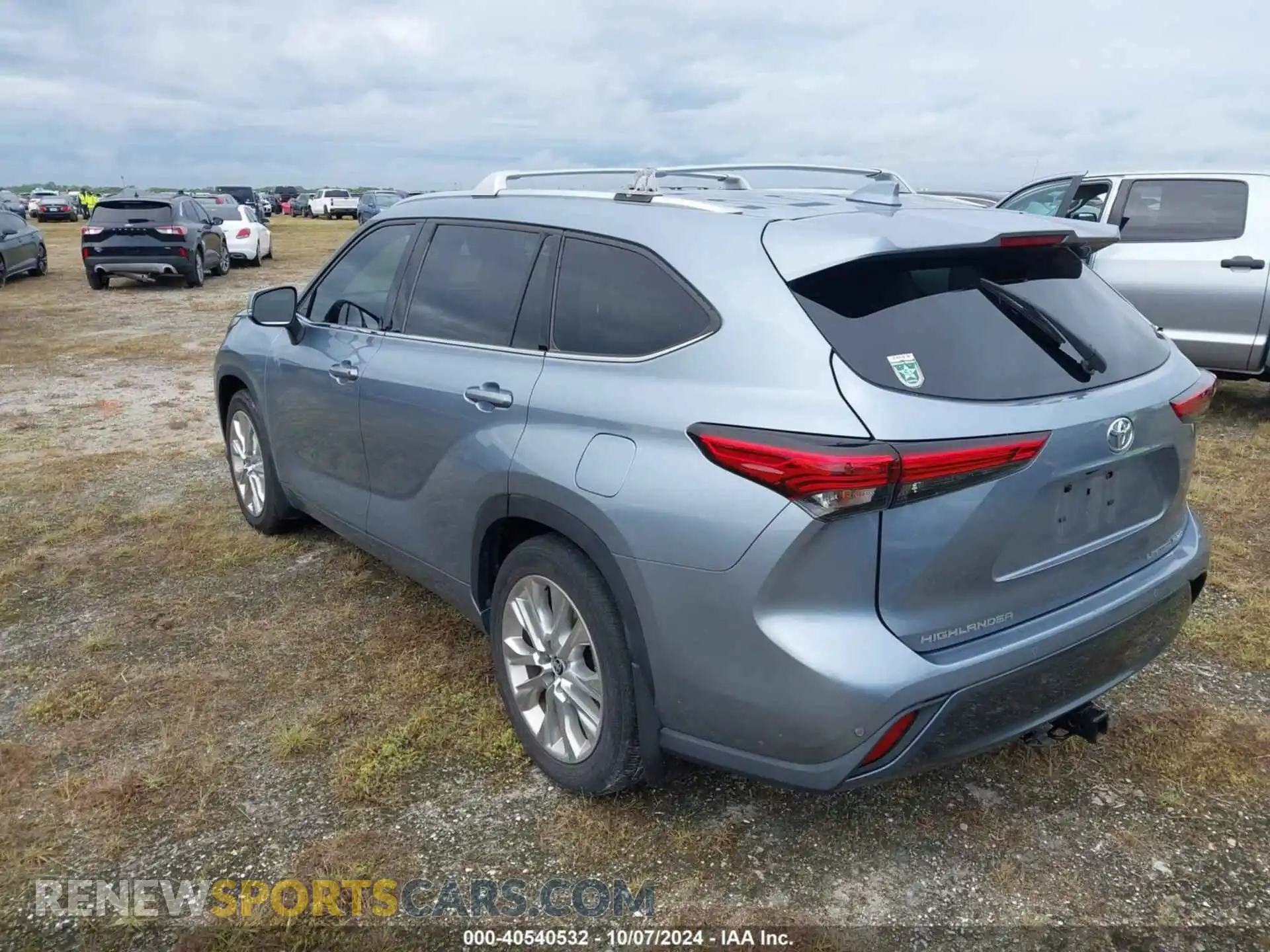 3 Photograph of a damaged car 5TDDZRBH5MS082101 TOYOTA HIGHLANDER 2021