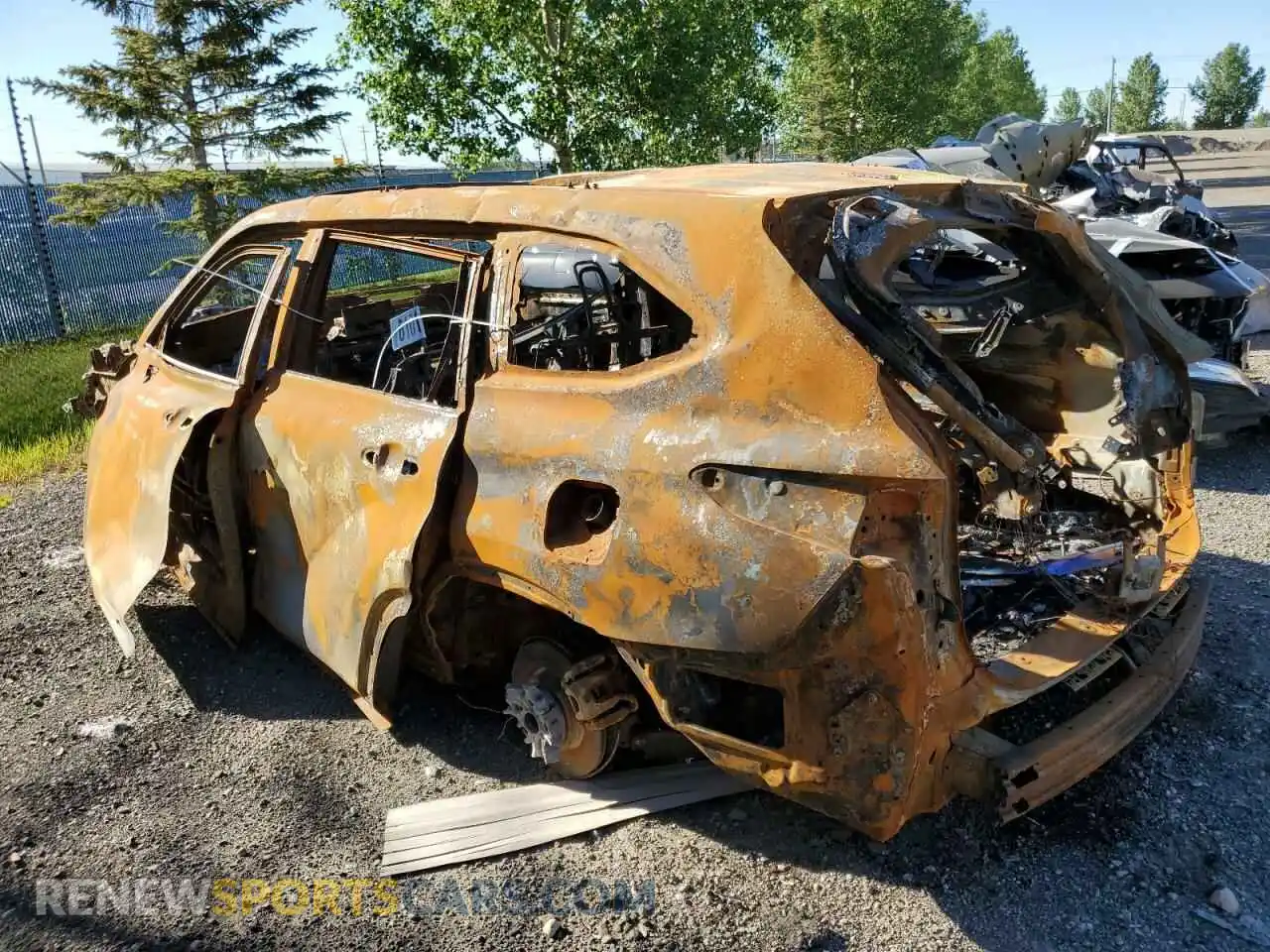 2 Photograph of a damaged car 5TDDZRBH6MS081295 TOYOTA HIGHLANDER 2021