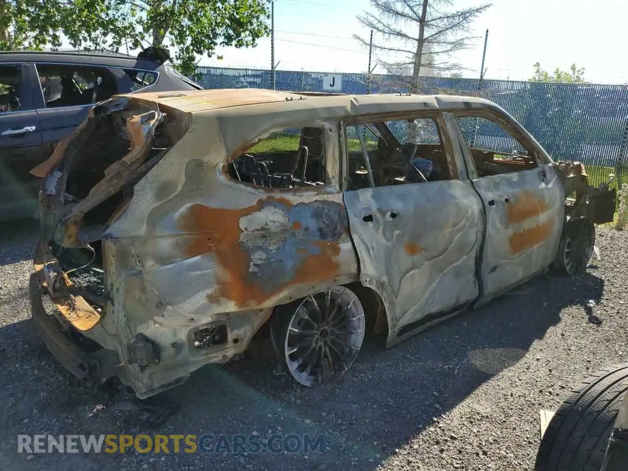 3 Photograph of a damaged car 5TDDZRBH6MS081295 TOYOTA HIGHLANDER 2021