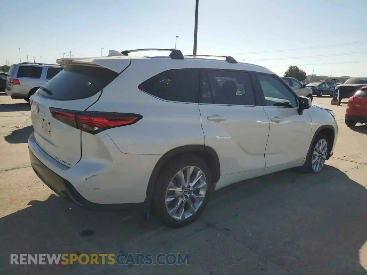 3 Photograph of a damaged car 5TDDZRBH6MS544777 TOYOTA HIGHLANDER 2021