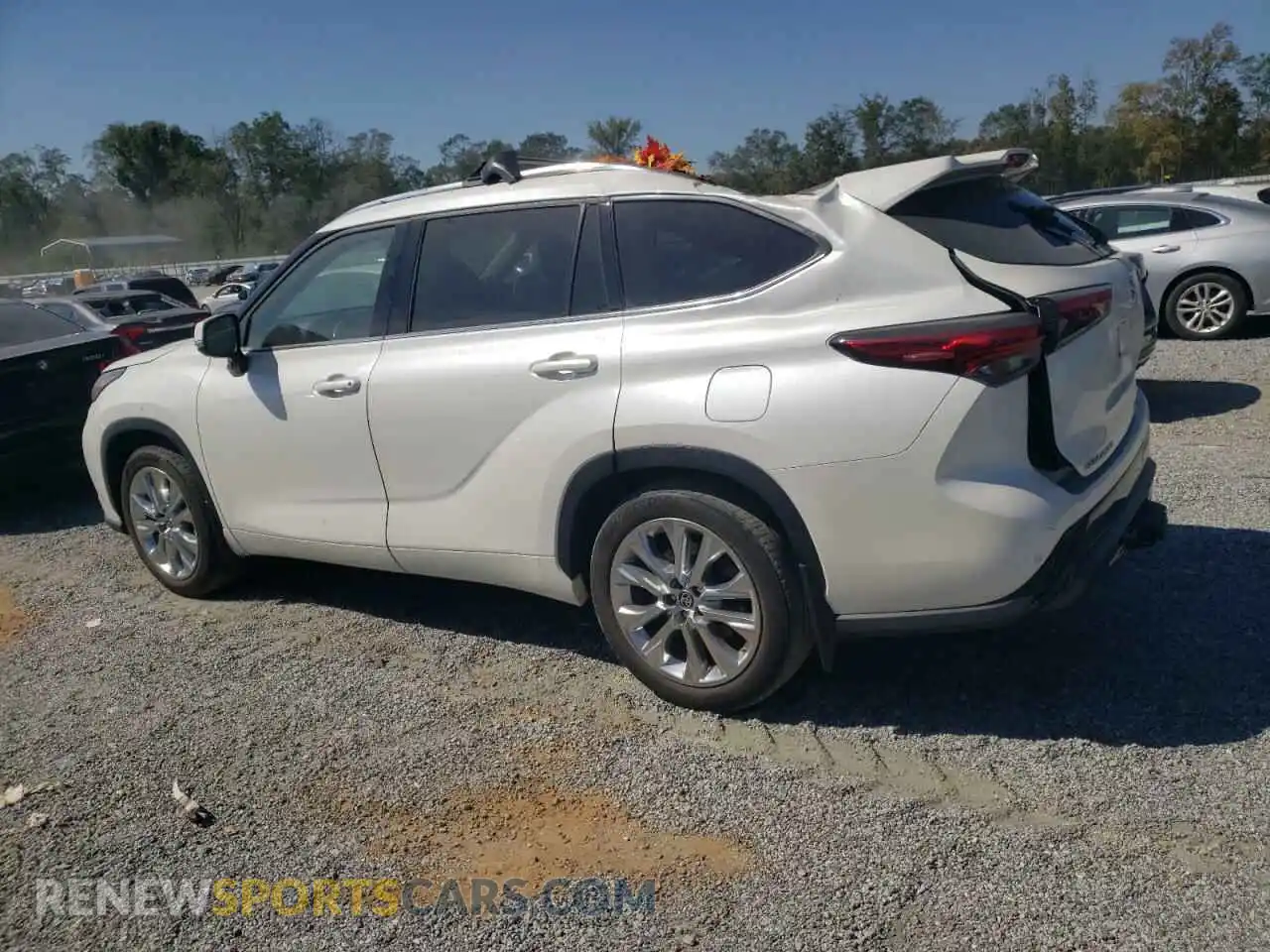 2 Photograph of a damaged car 5TDDZRBH8MS123871 TOYOTA HIGHLANDER 2021
