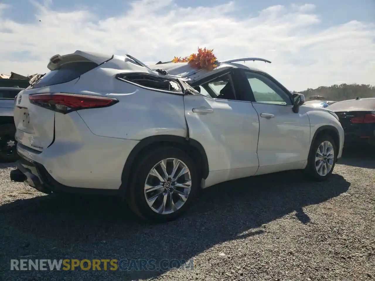 3 Photograph of a damaged car 5TDDZRBH8MS123871 TOYOTA HIGHLANDER 2021