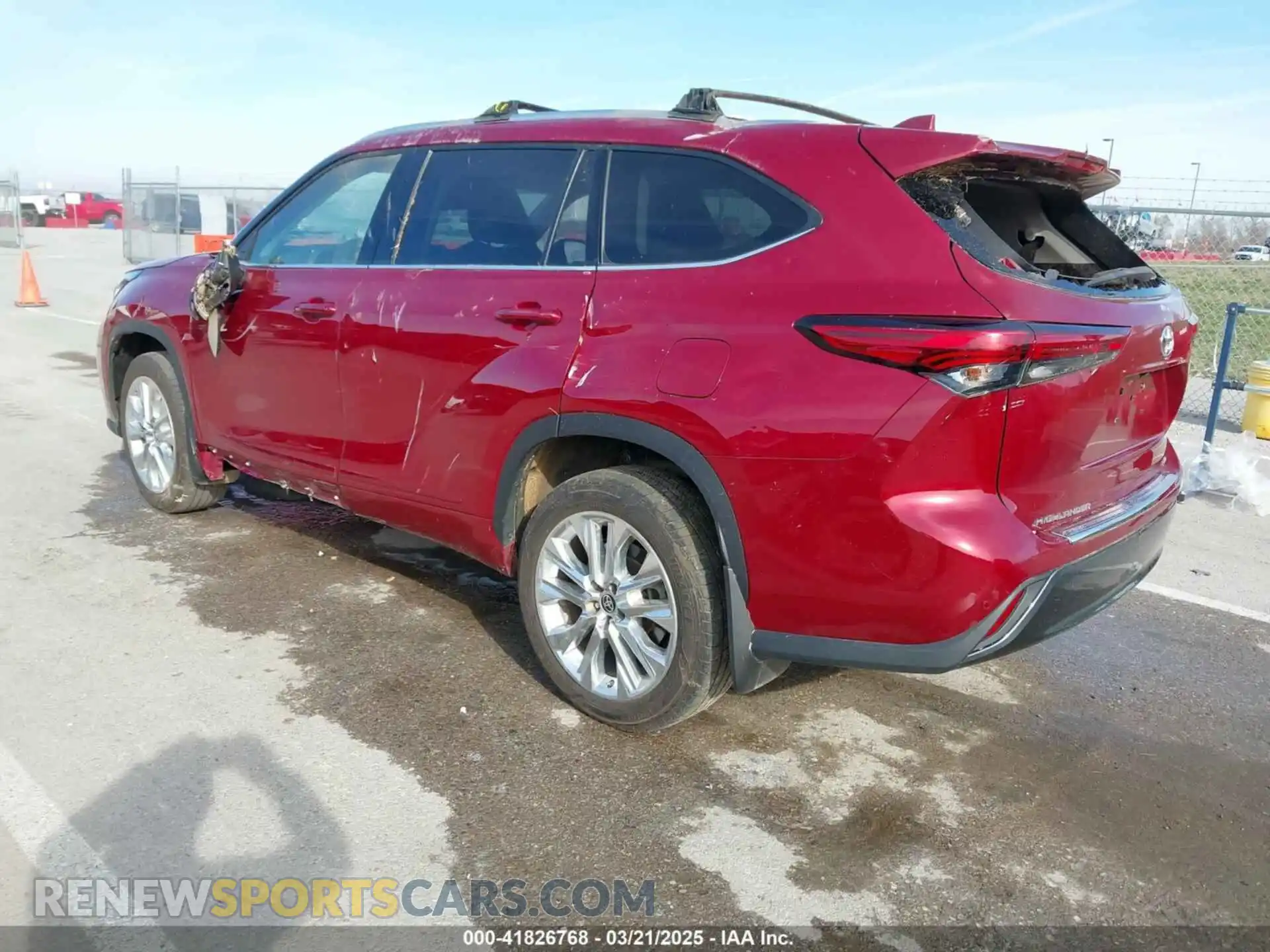 3 Photograph of a damaged car 5TDDZRBHXMS116811 TOYOTA HIGHLANDER 2021